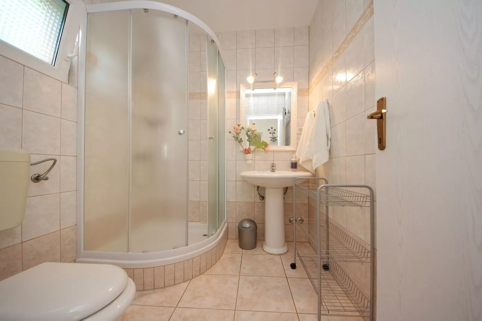 Seafront Apartments Deveron - Two Bedroom Apartment with Balcony and Sea View (Hvar)-Badkamer