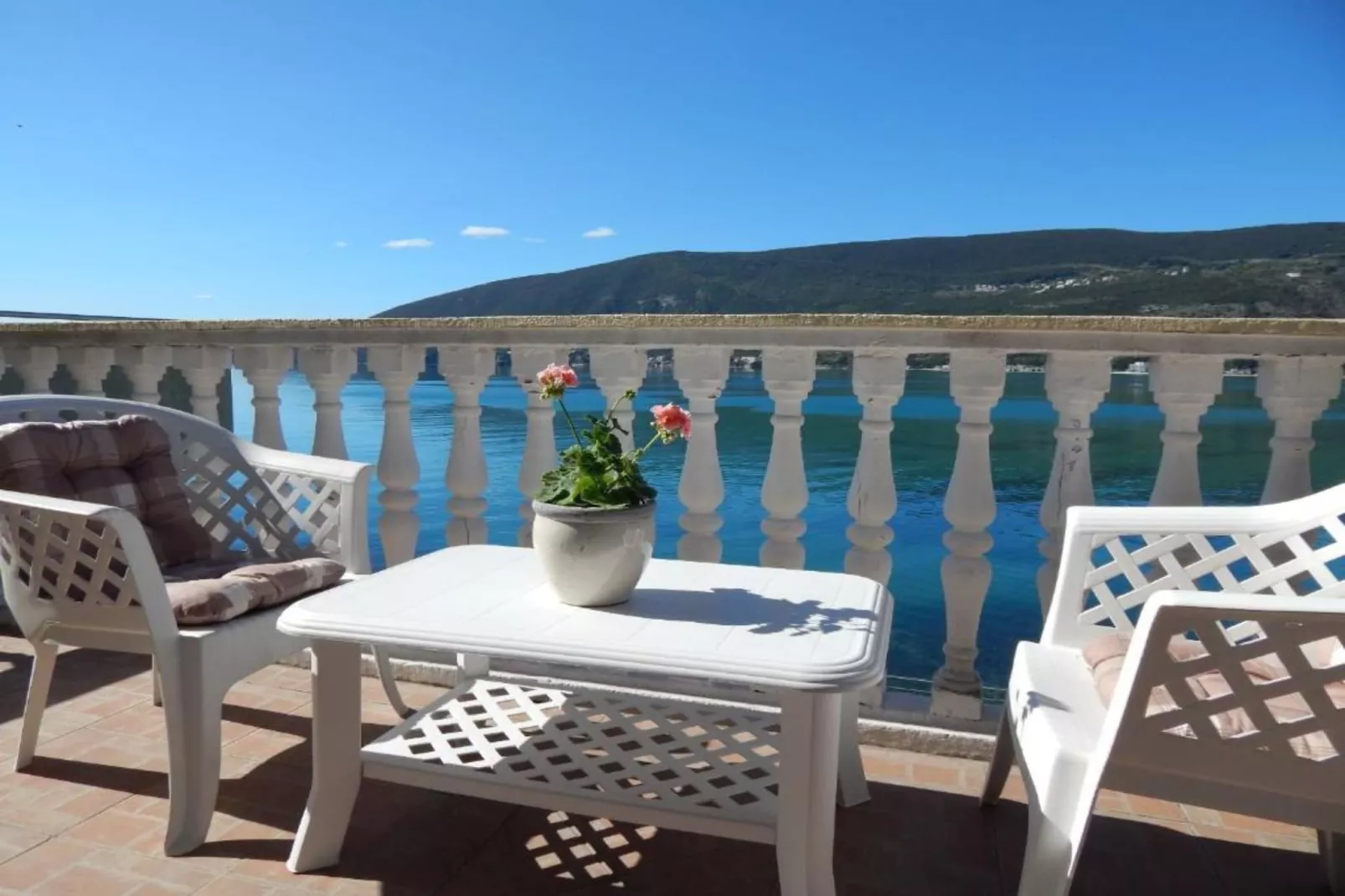 Stunning Beachfront Stay in Herceg Novi - Deluxe One Bedroom Apartment C-Terrasbalkon