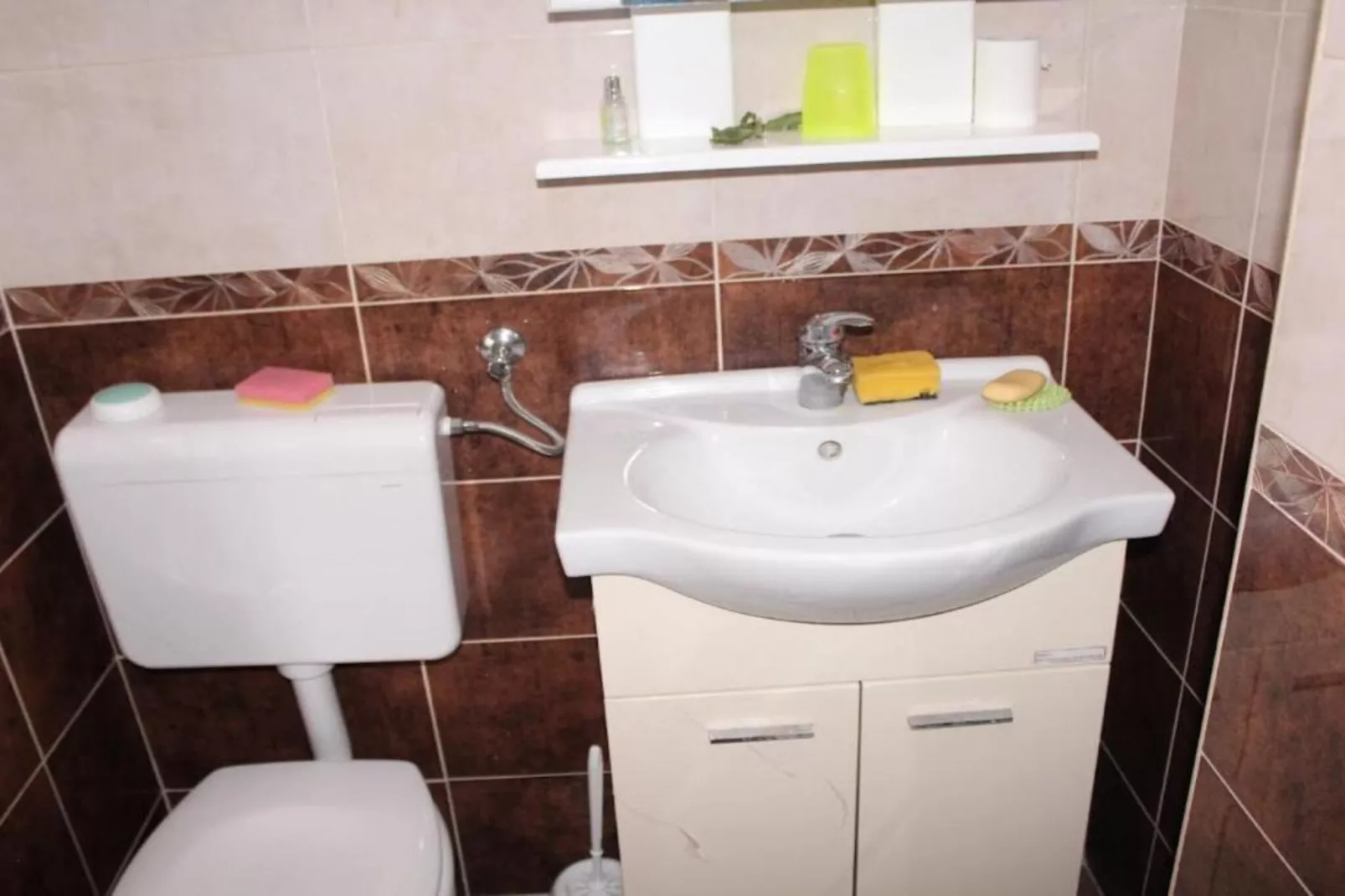 City & Sea Escape – A Perfect Stay in Herceg Novi - Two Bedroom Apartment with Seaview-Badkamer