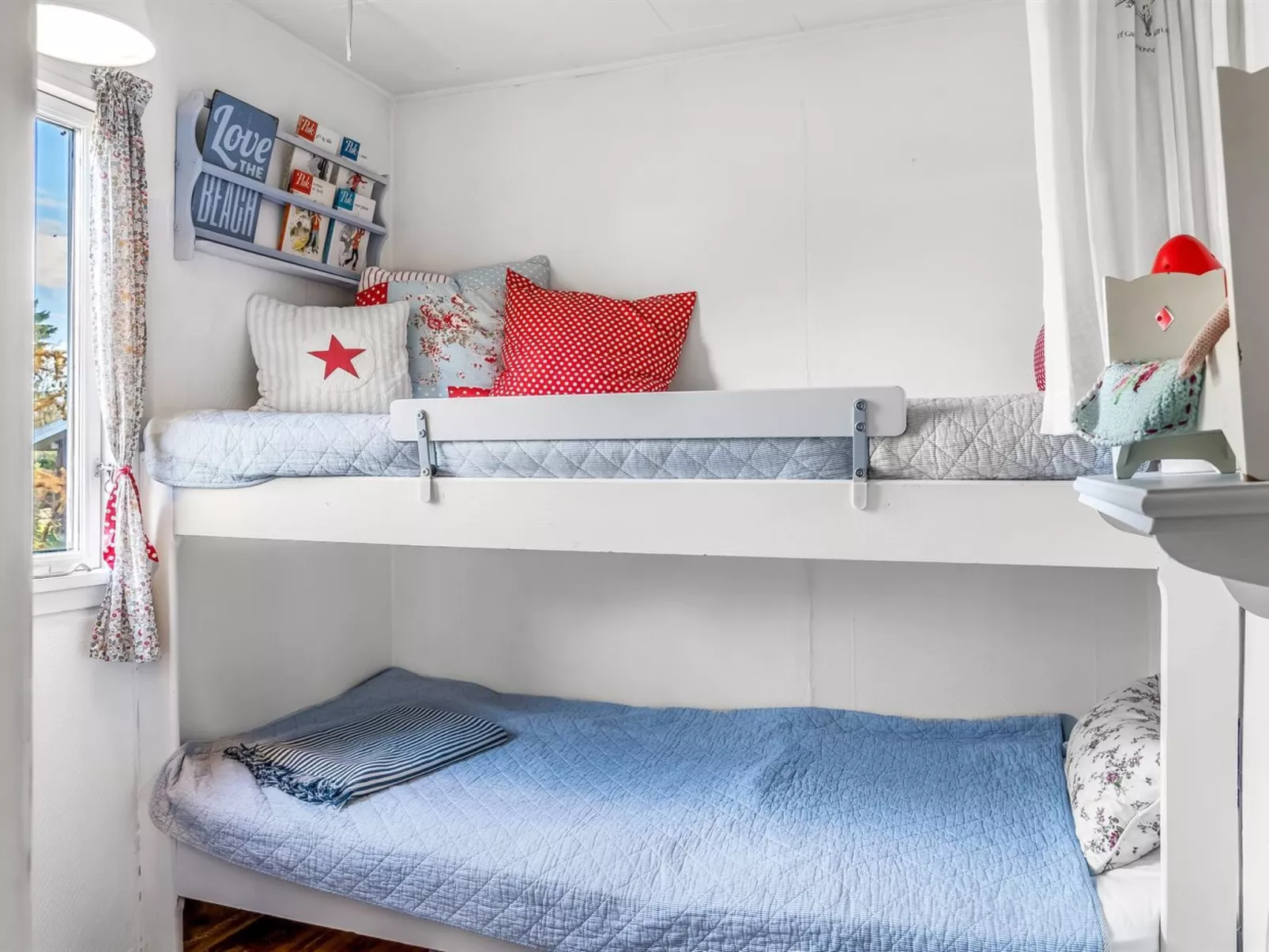 "Kamilla" -  from the sea-Binnen