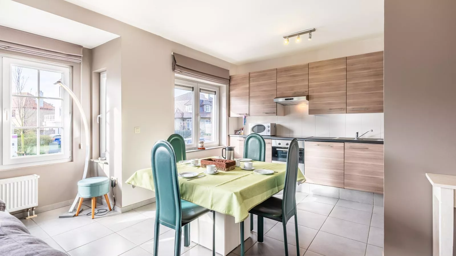 Les Trois Moineaux-Eetkamer