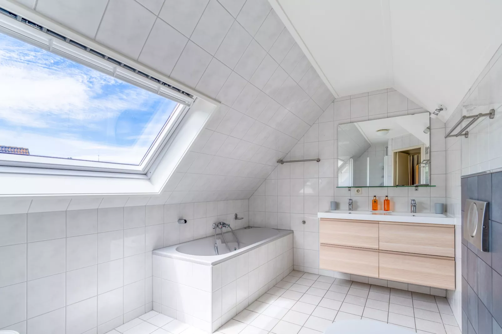 Kamperfoelie 85-Badkamer