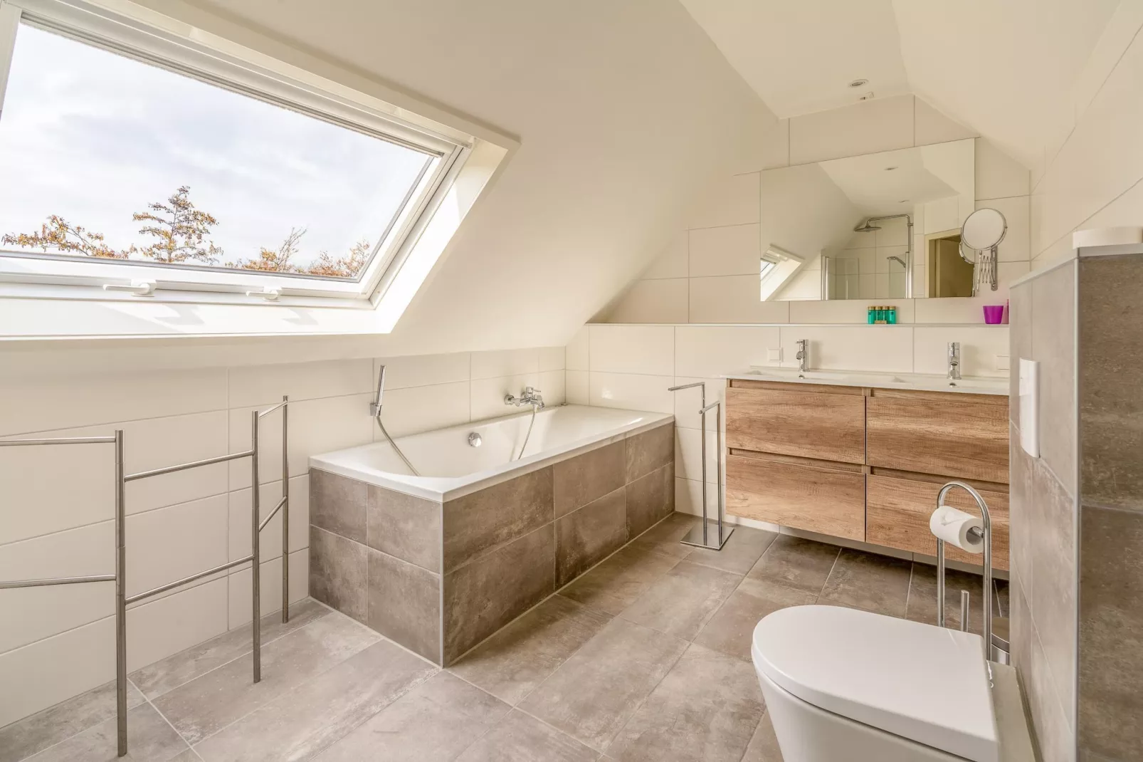 Kamperfoelie 65-Badkamer