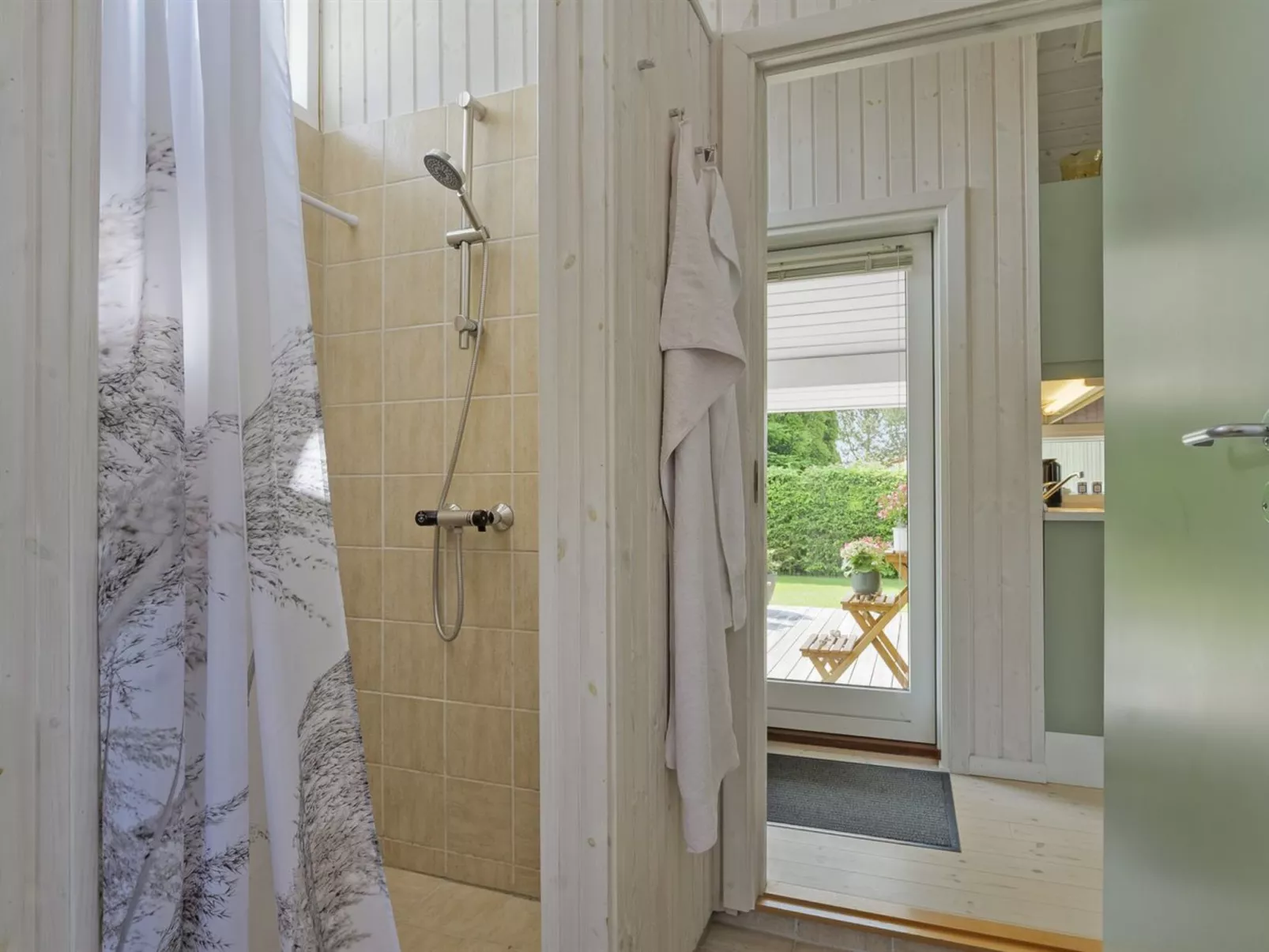 "Erok" -  from the sea-Binnen