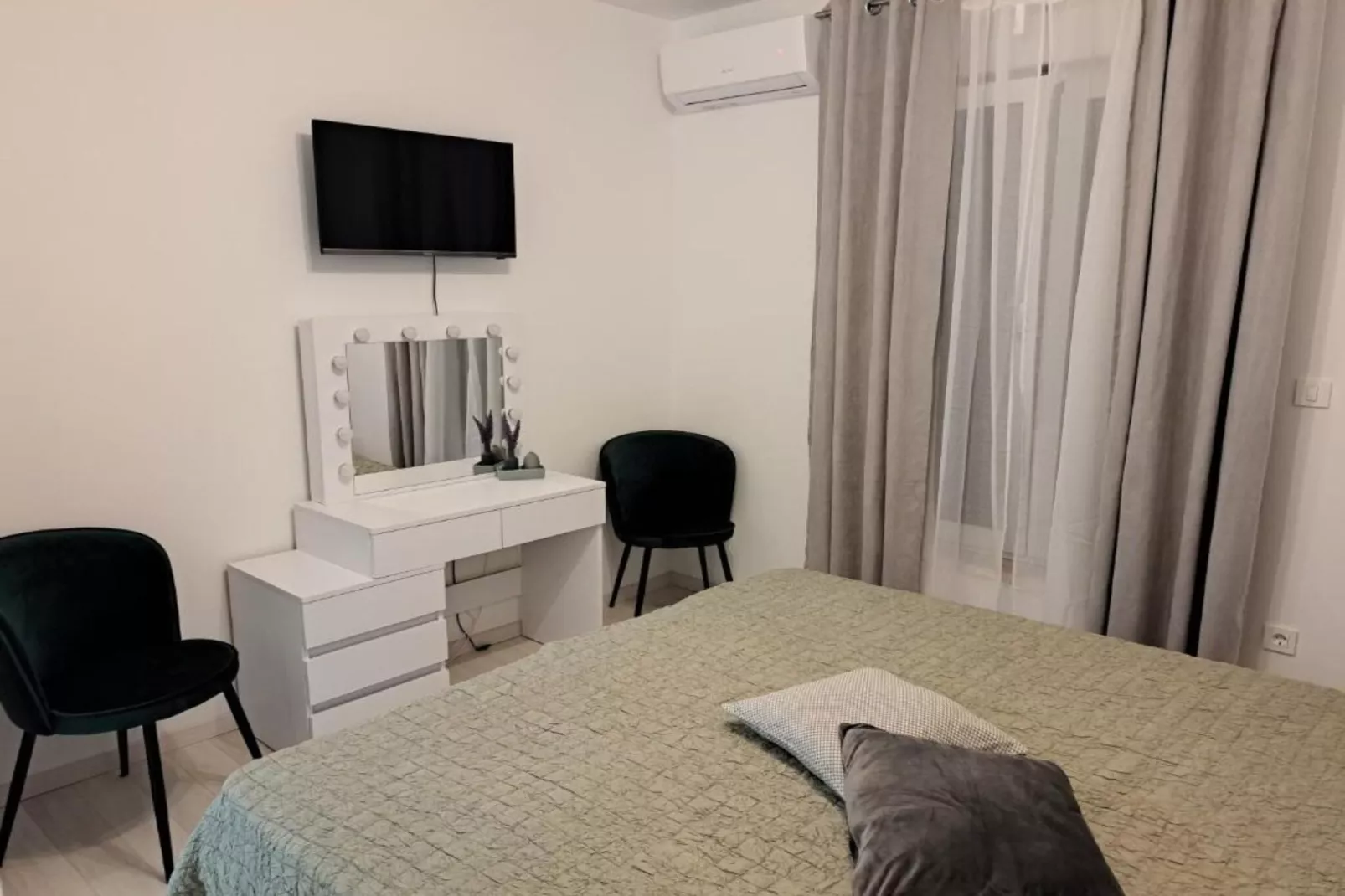 Villa With Pool-Slaapkamer