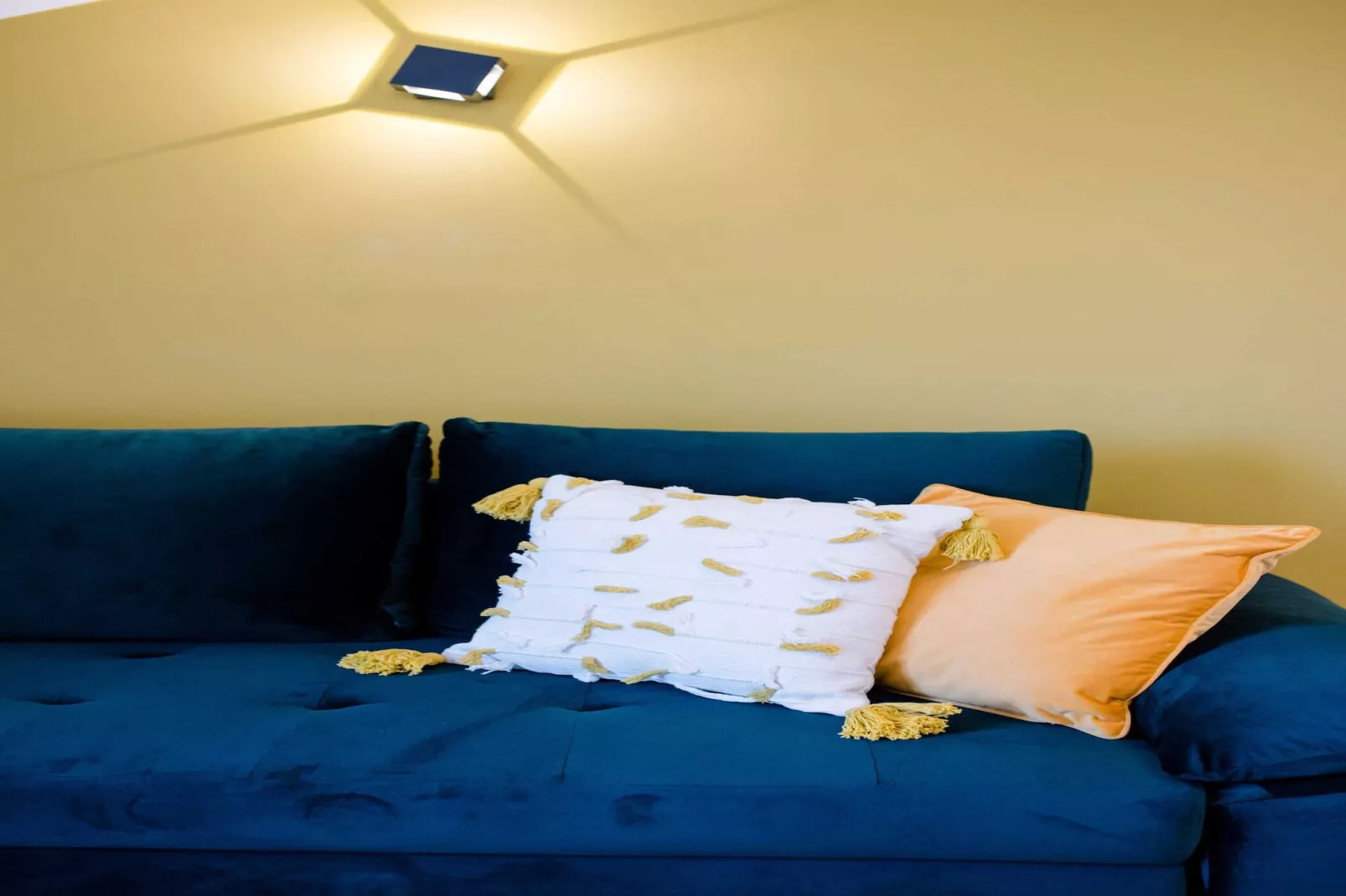 Authentic Villa Storia-Woonkamer