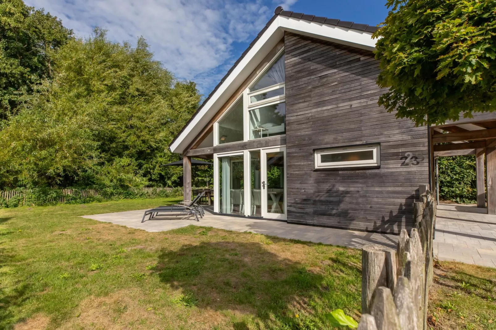 Zonnedorp 23 Zeeland Huis Renesse: Luxury Beach Holiday | Close to North Sea-Buitenkant zomer