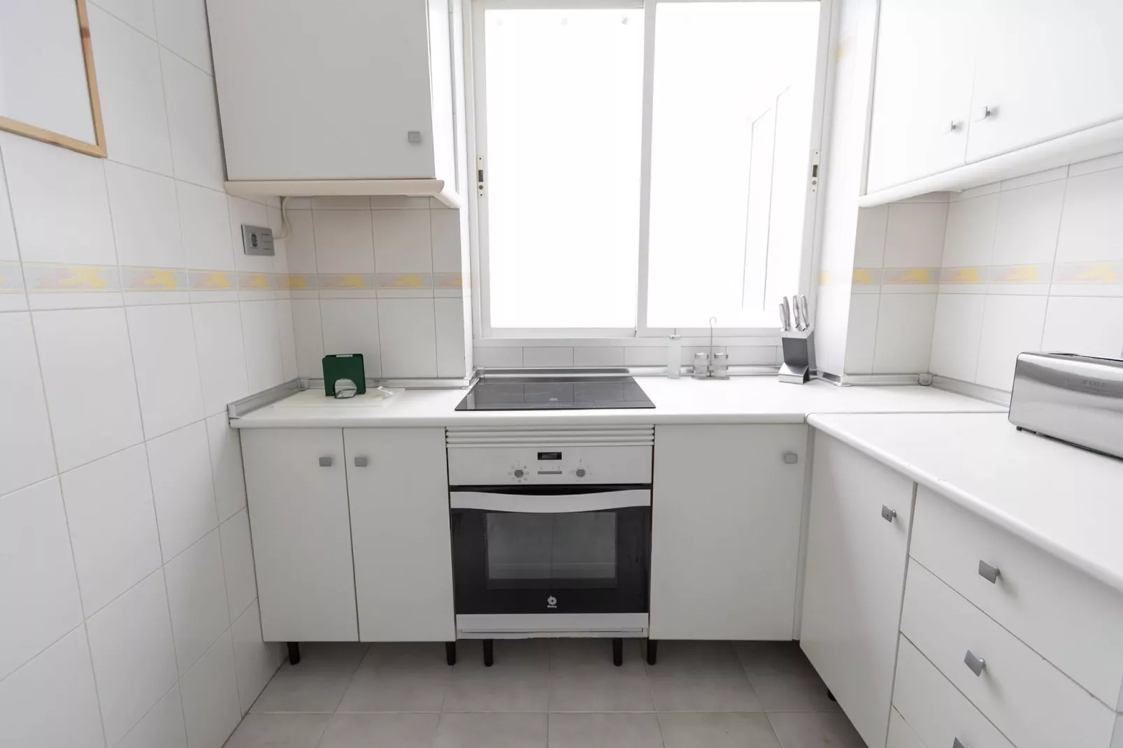 CT 383 GR - Faro's Almuñecar Beachfront for 4-Keuken