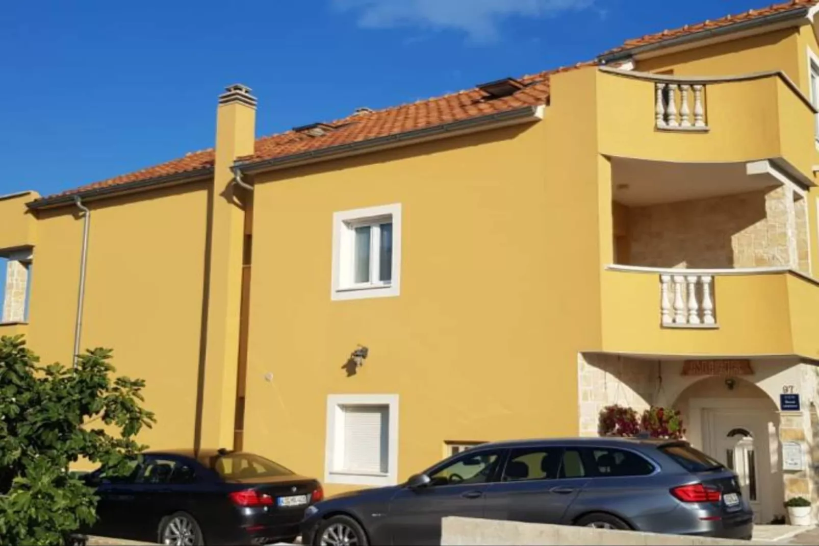 Studio apartment Angir Martina-Buitenlucht