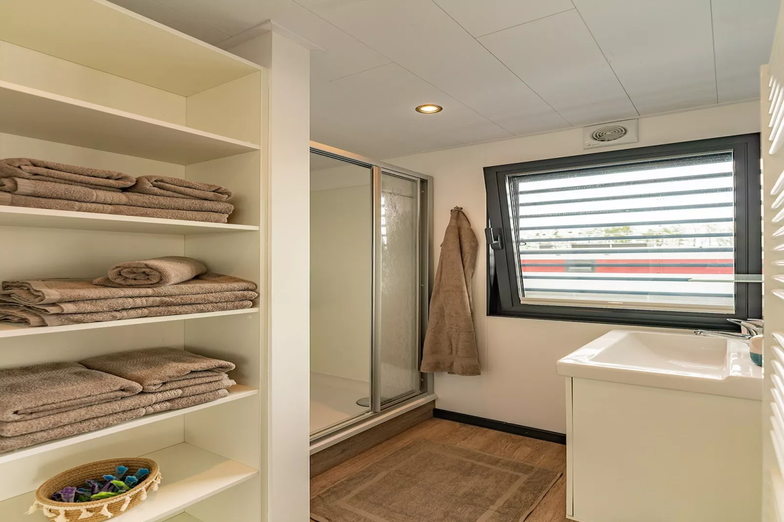 Hausboot in Zehdenick-Badkamer