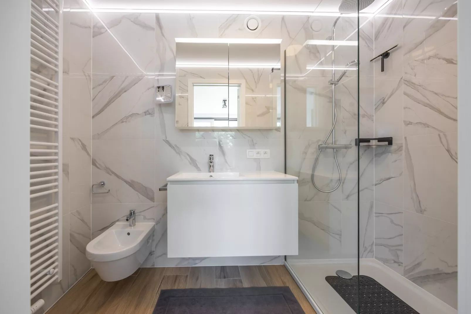 Central Park 14/0302 + parking 16-Badkamer