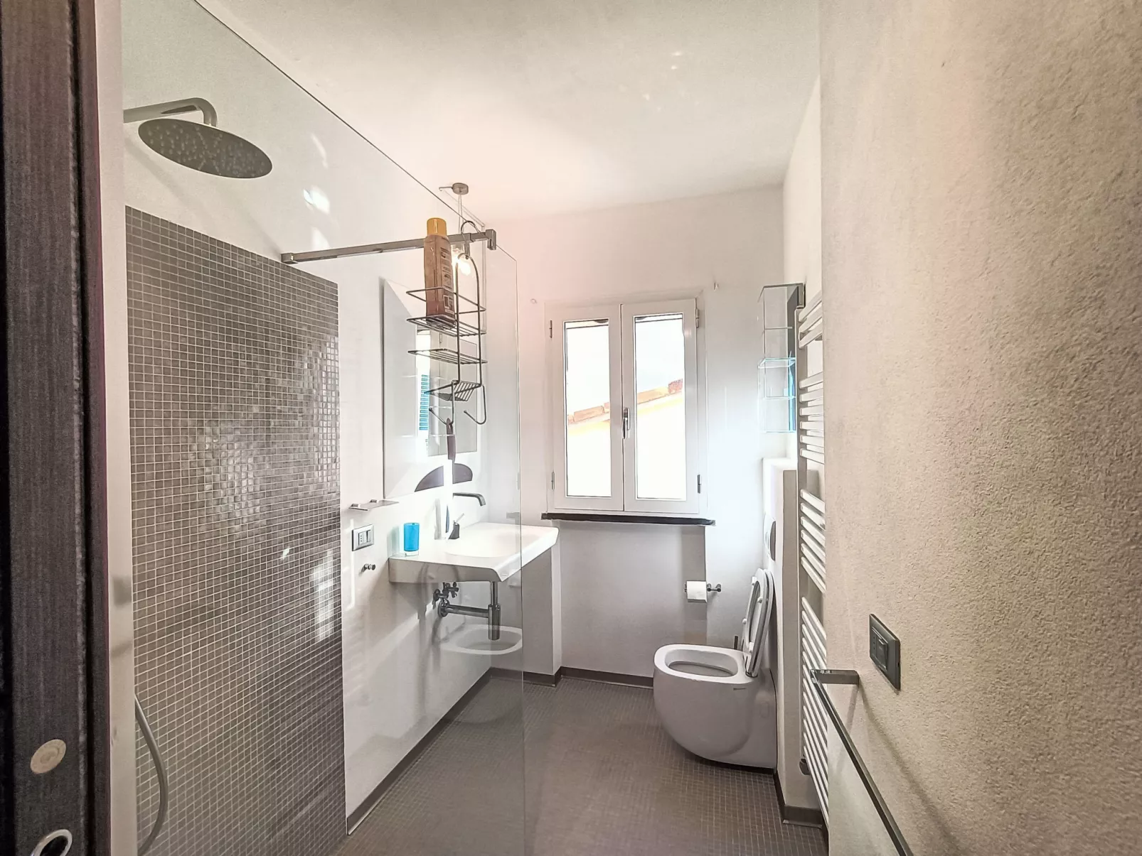 Terrazza con glicine-Binnen