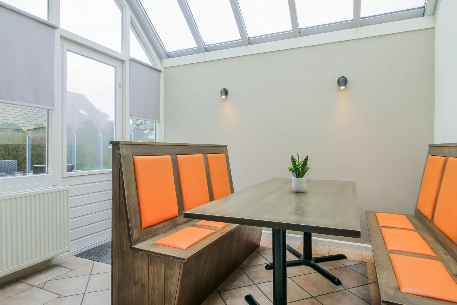 Ooghduyne Villa Opduin-Eetkamer