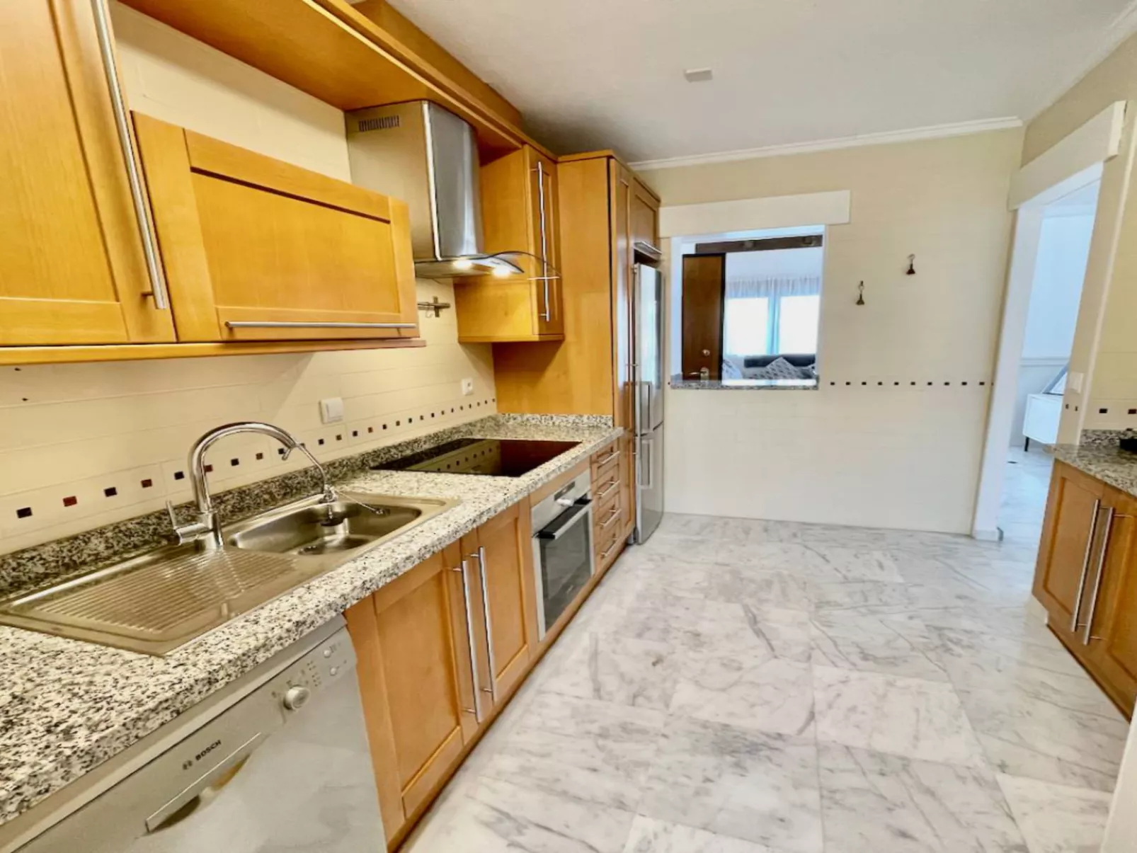 La Finca Frontline-Binnen