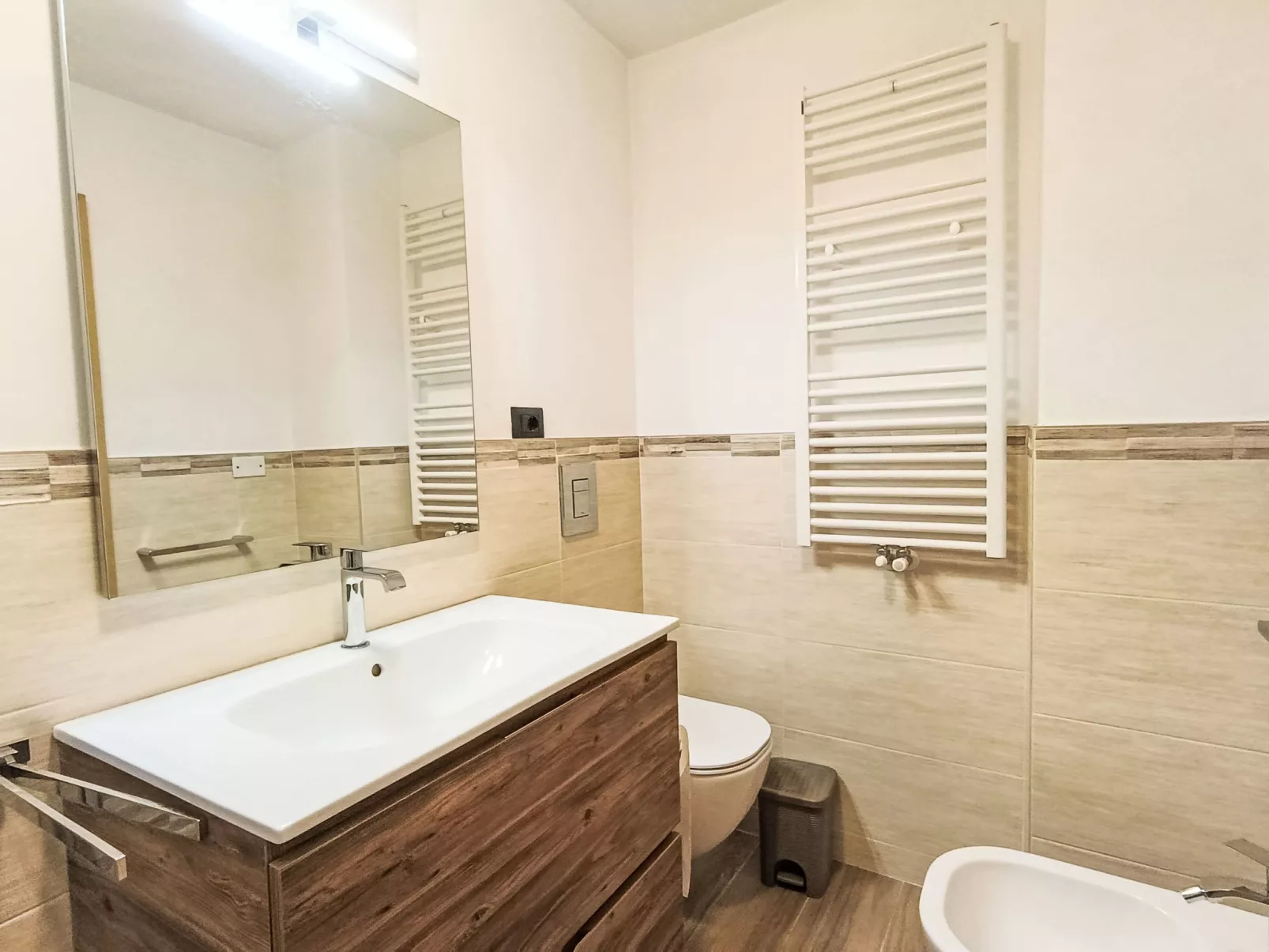 Nuccia Navalge-Binnen