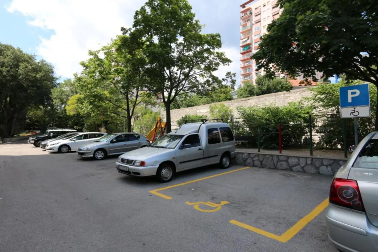 City Apartments Iva Krimeja Rijeka - Two Bedroom Apartment-Parkeerplaats