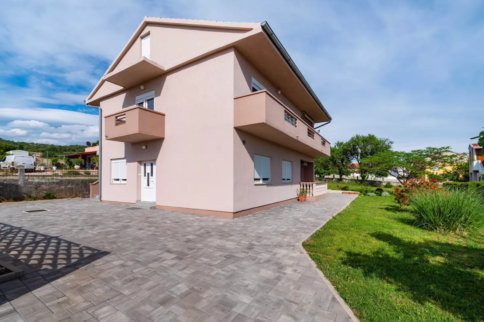 Sea view apartment Nika-Buitenkant zomer