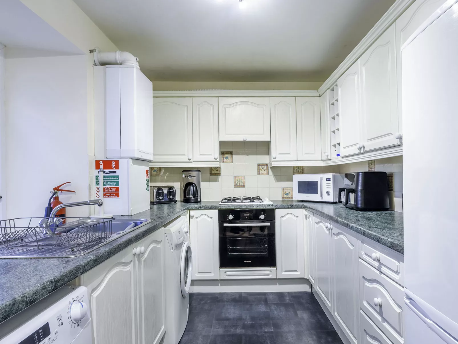 Pitgaveny Apartment-Binnen