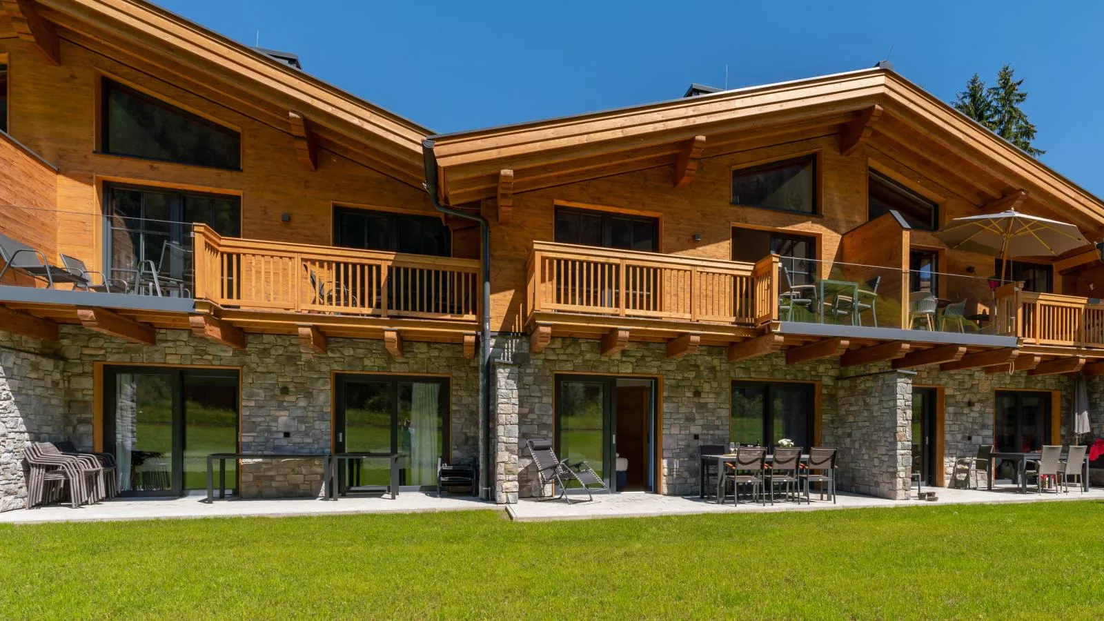 Tauernlodge Eben C4-Buitenkant zomer