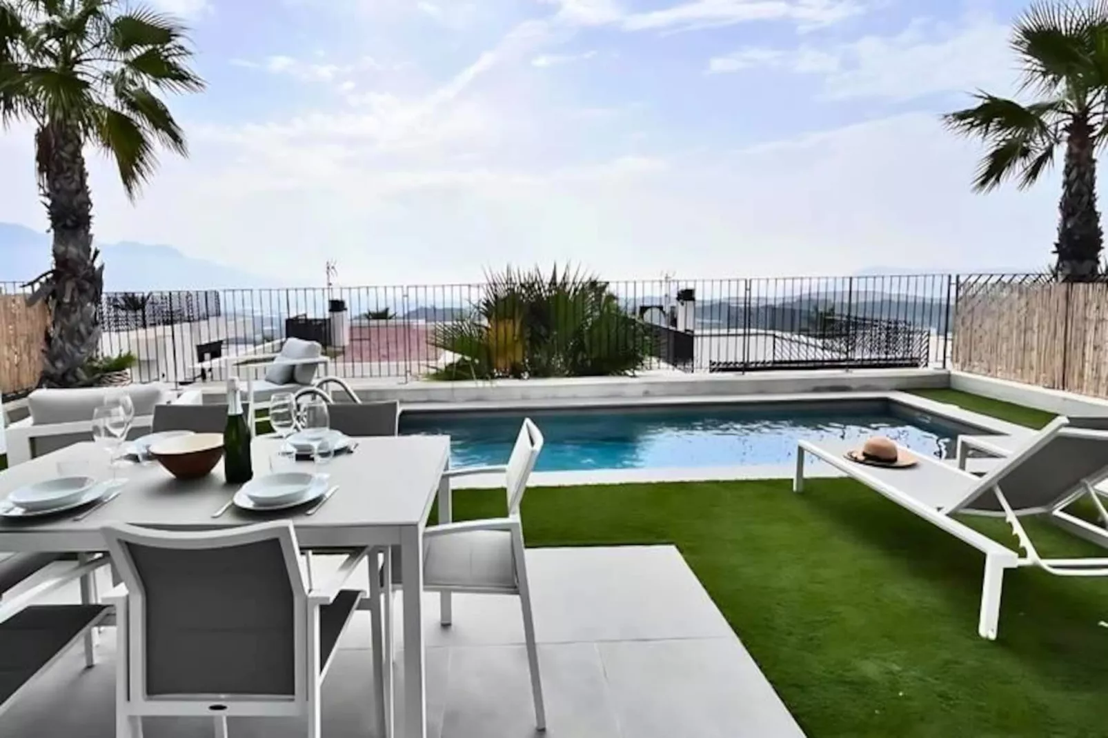 Villa Avec Piscine Priv&eacute;e Et Vues Magnifiques-Niet-getagd