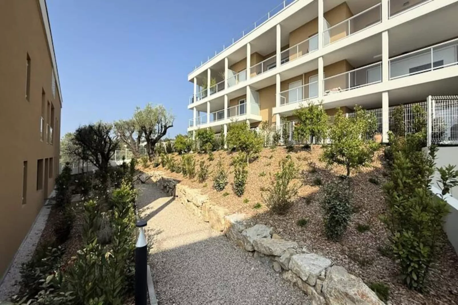 Studio Moderne - Terrasse - Piscine-Niet-getagd