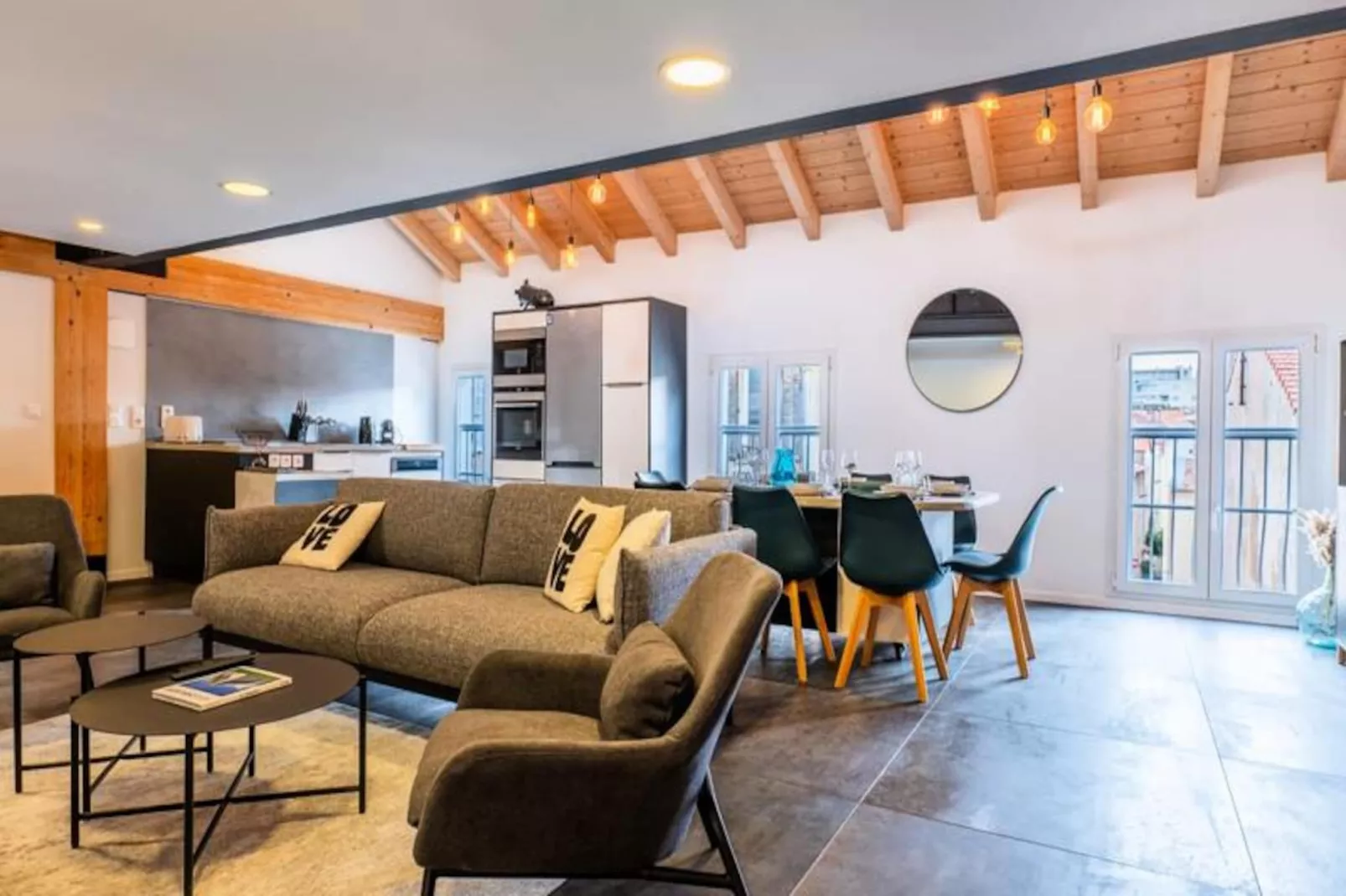 Résidence Duplex Spacieux En Plein Centre Ville-Niet-getagd