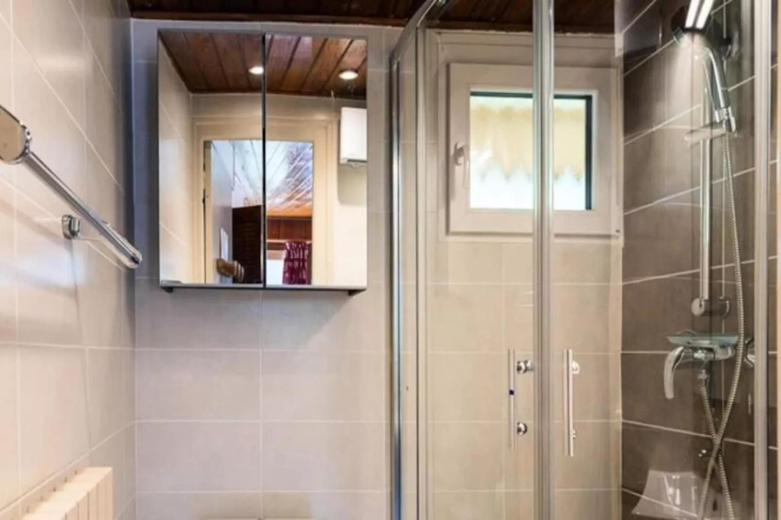 Résidence Les Caquelons-Niet-getagd