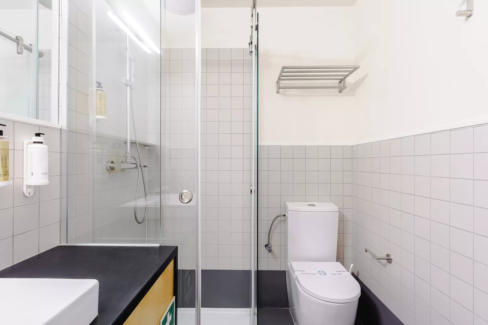 Iconic Nightlife Studio 304-Badkamer