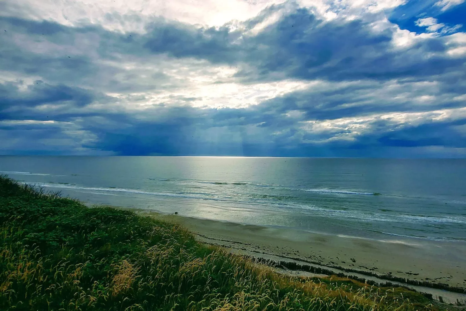 Rustig huisje toevluchtsoord in Lokken-By Traum-Waterzicht