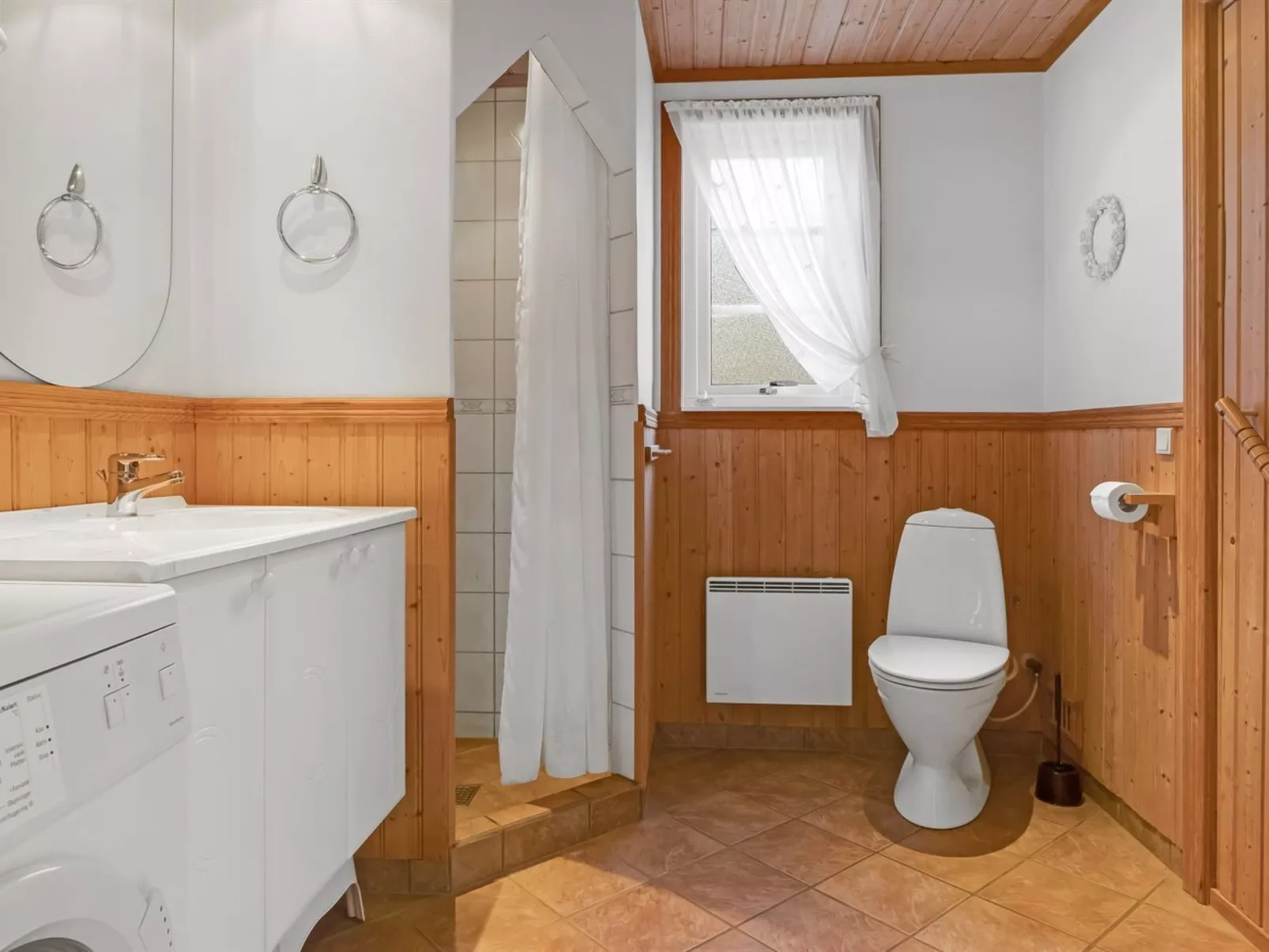 "Bernadine" - 350m from the sea-Binnen