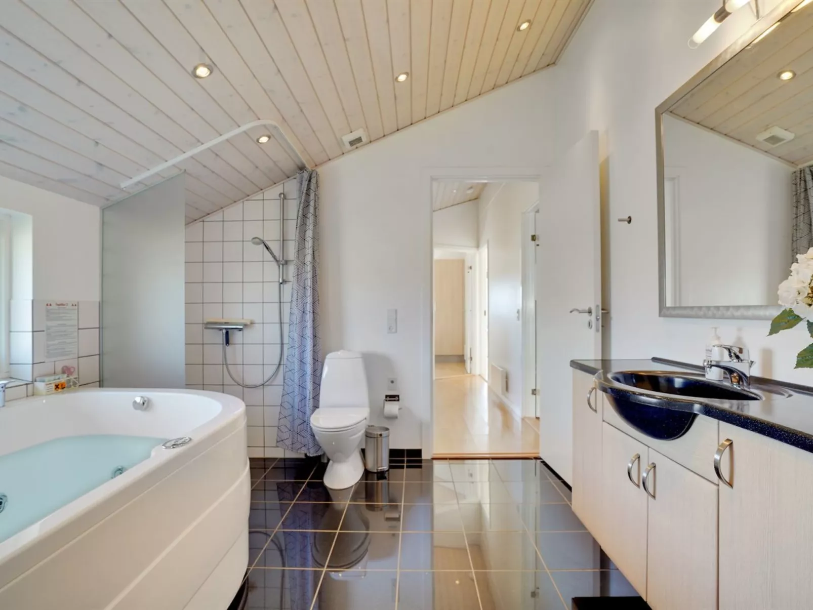 "Hildegunda" - 950m from the sea-Binnen