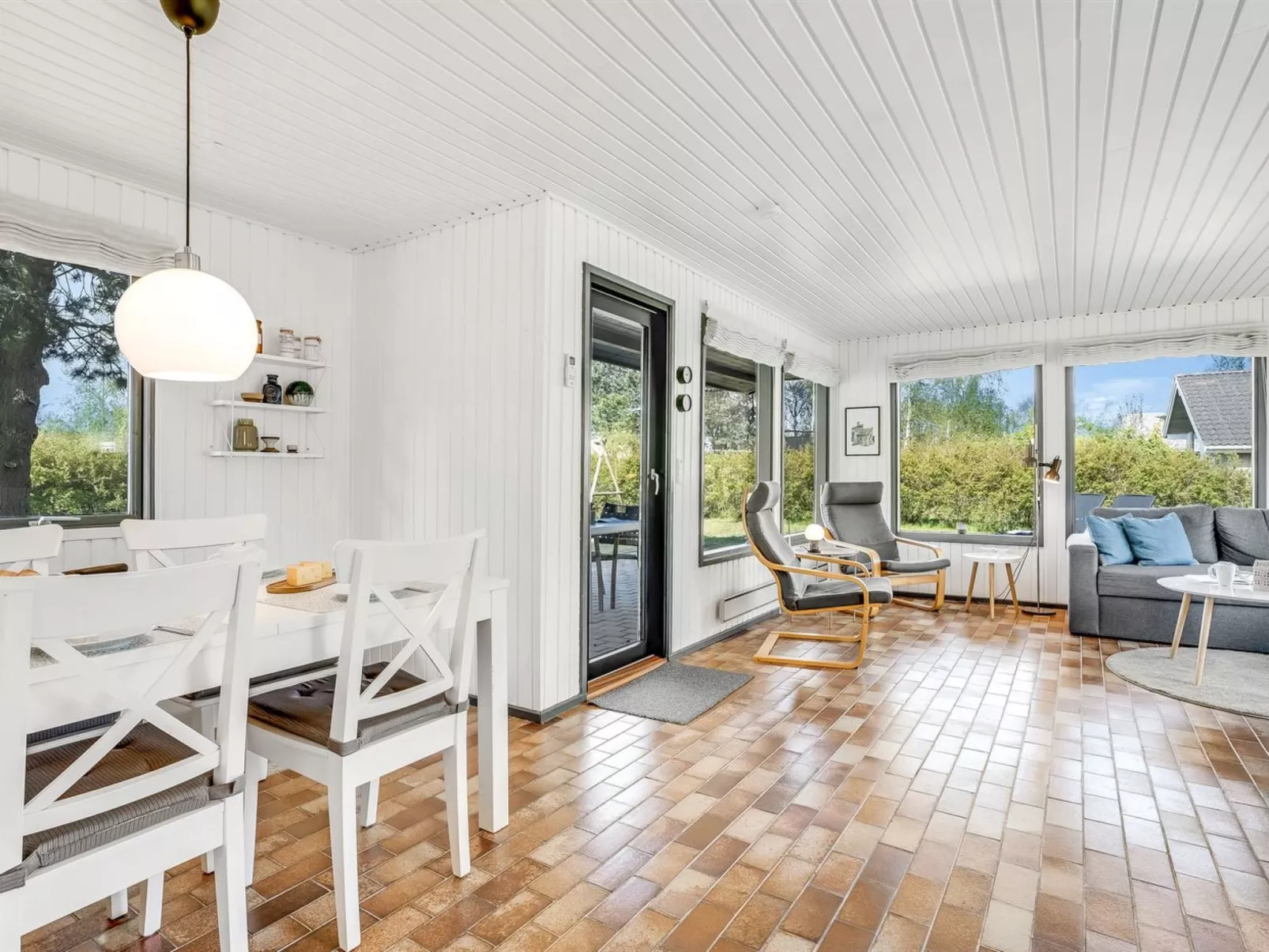 "Lars" - 250m from the sea-Binnen