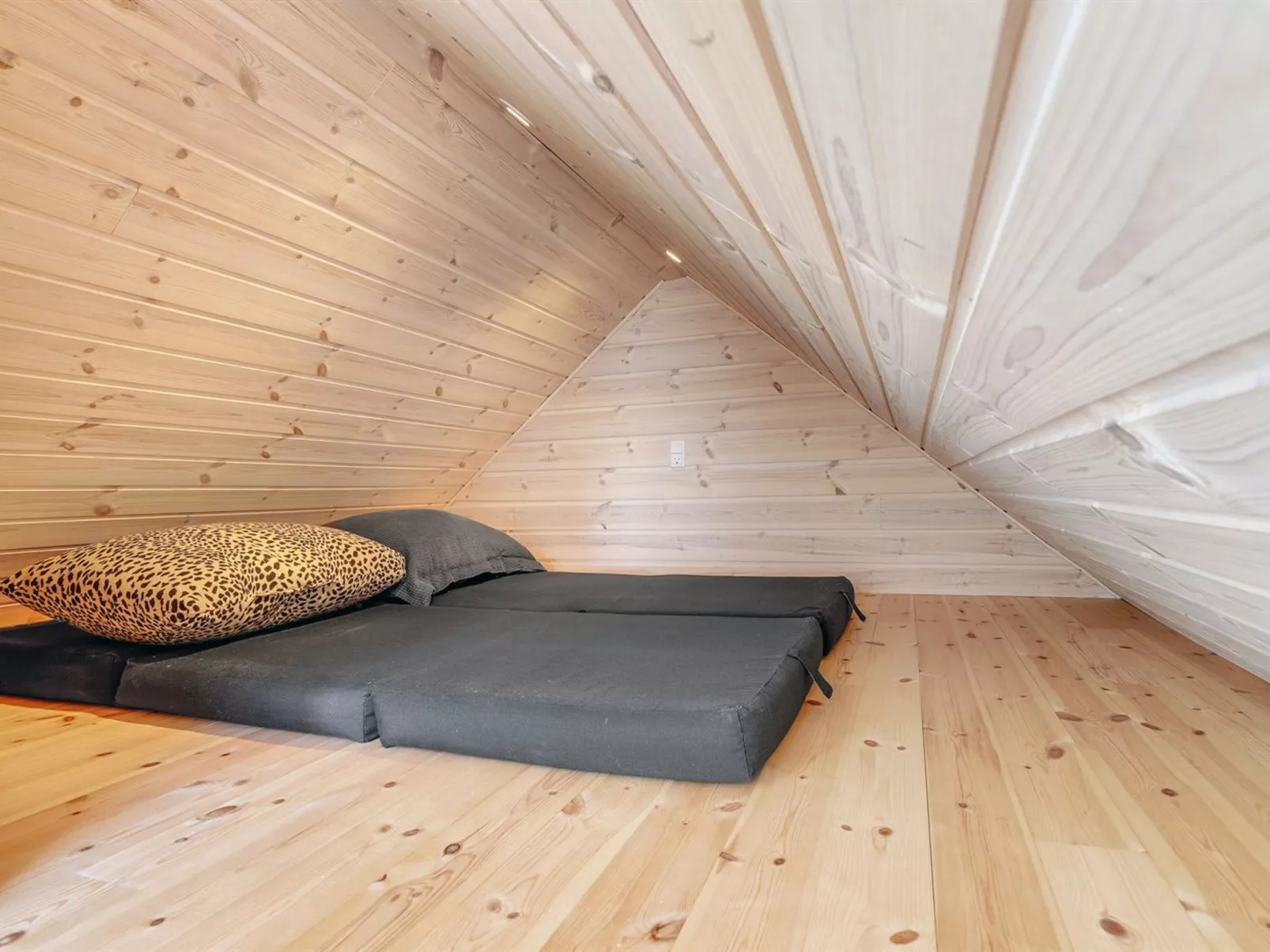 "Pauli" - 75m from the sea-Binnen