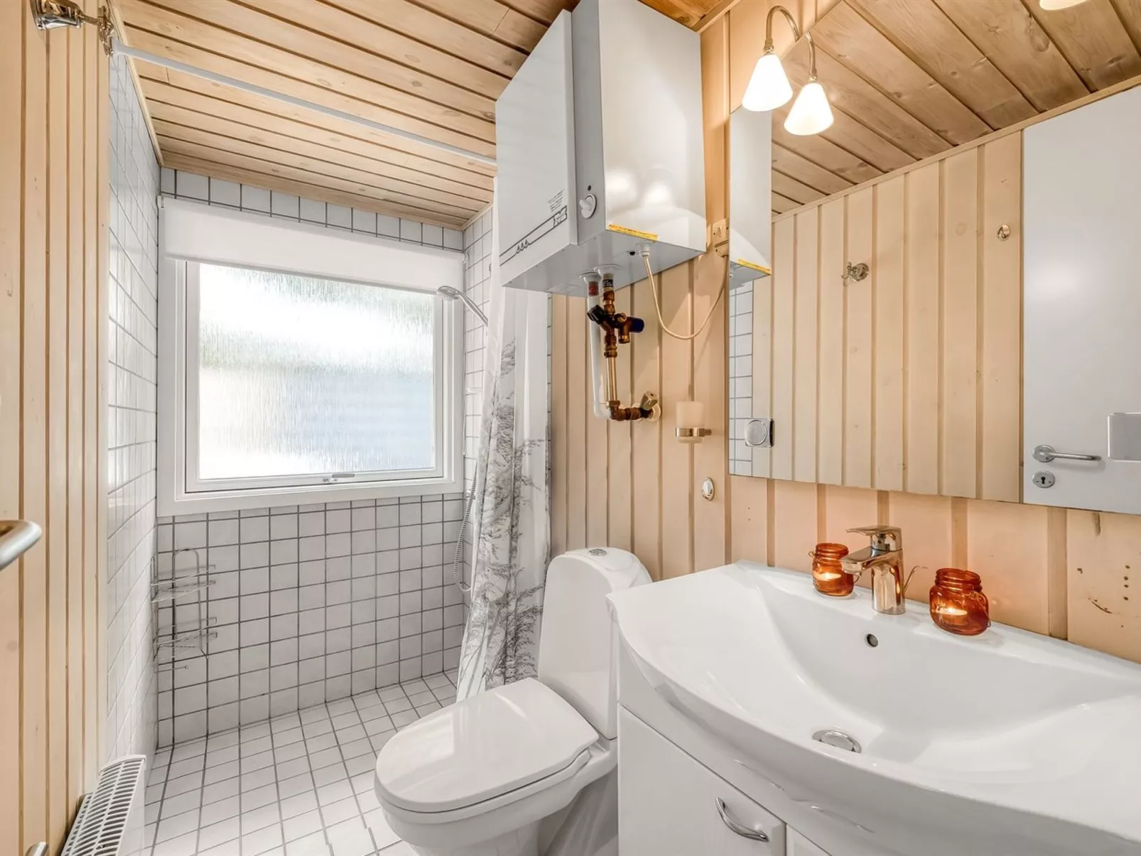 "Toimi" - 500m to the fjord-Binnen