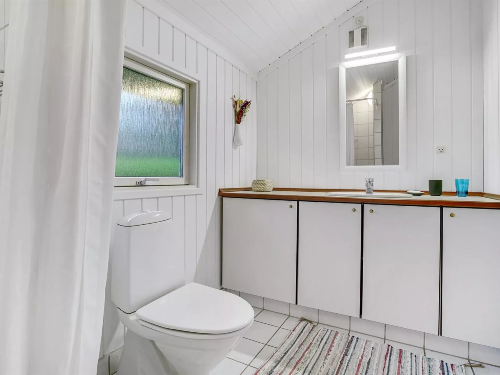 "Eivor" - 500m from the sea-Binnen