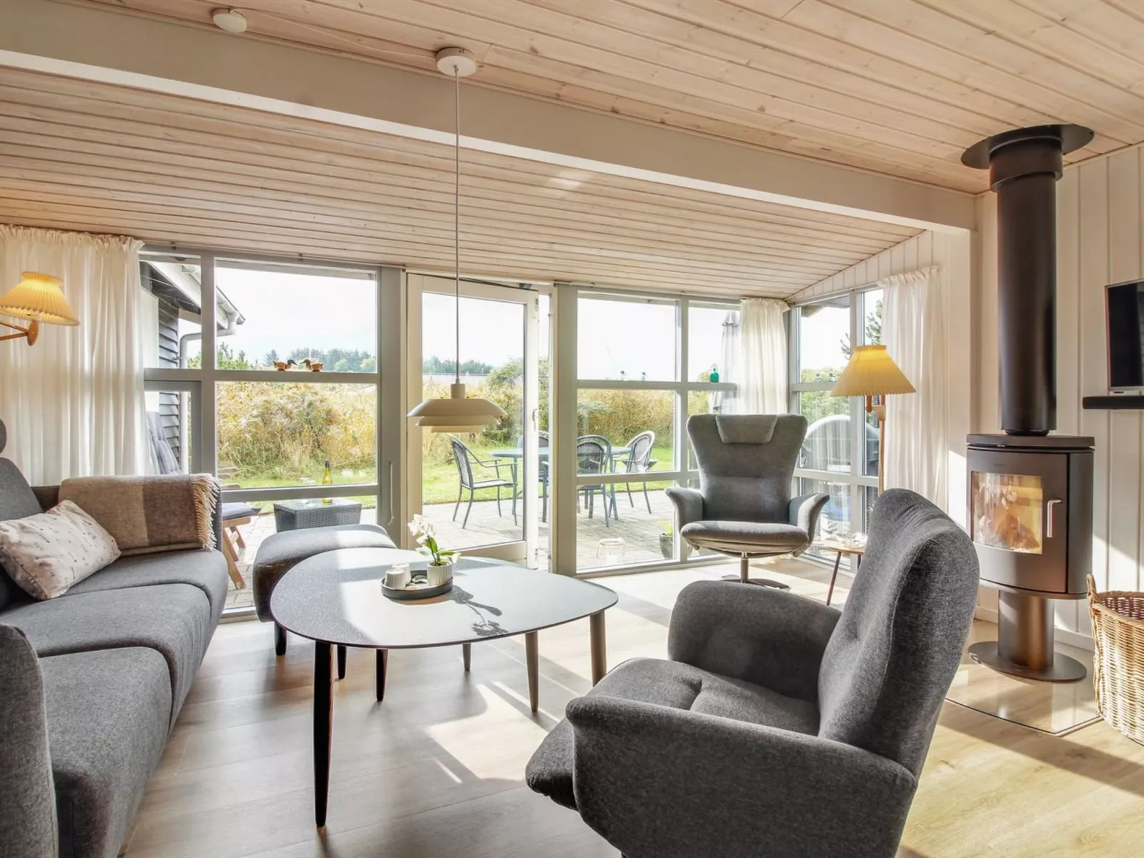 "Alice" - 1.3km from the sea-Binnen