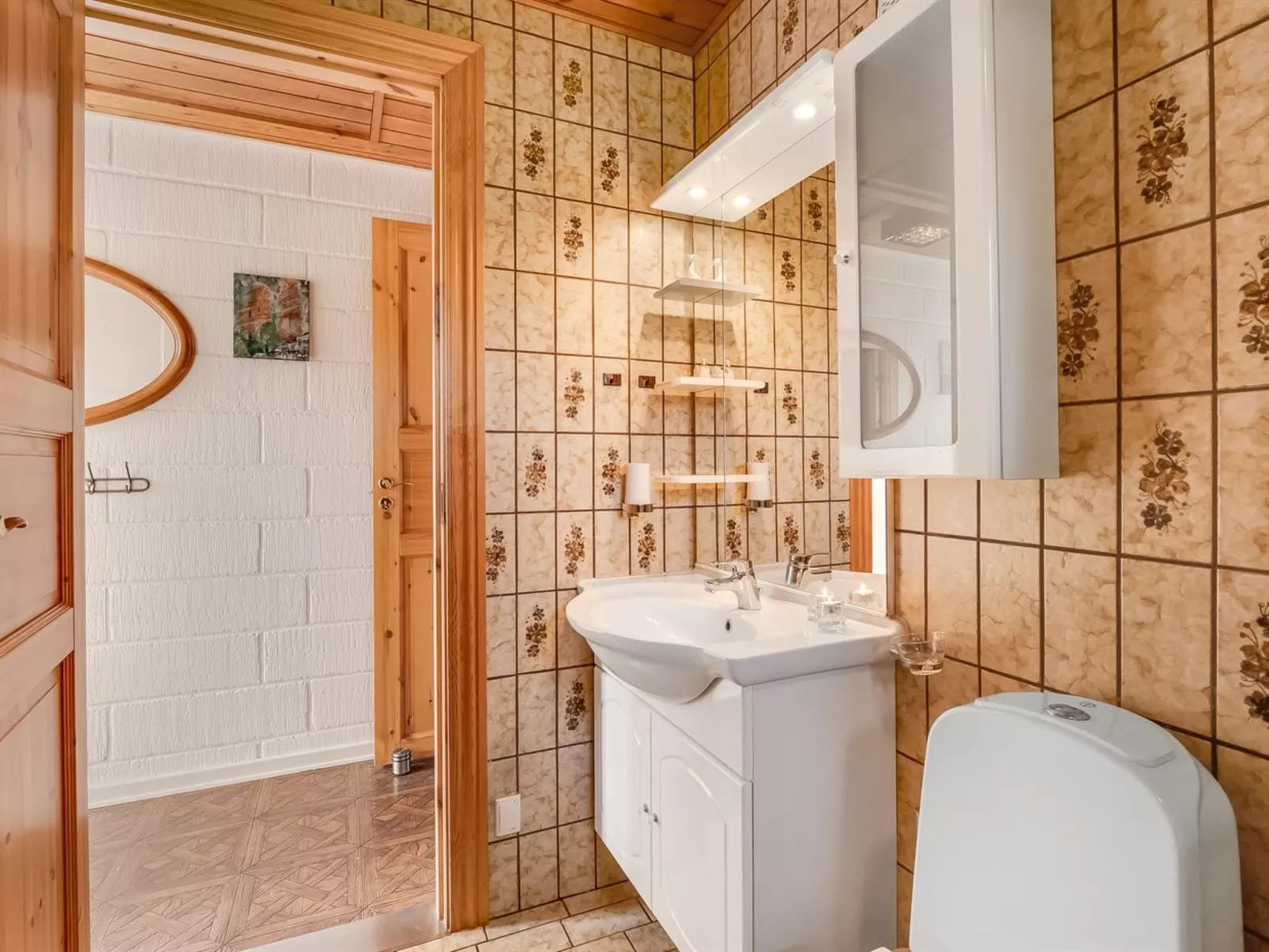 "Tuki" - 700m to the fjord-Binnen