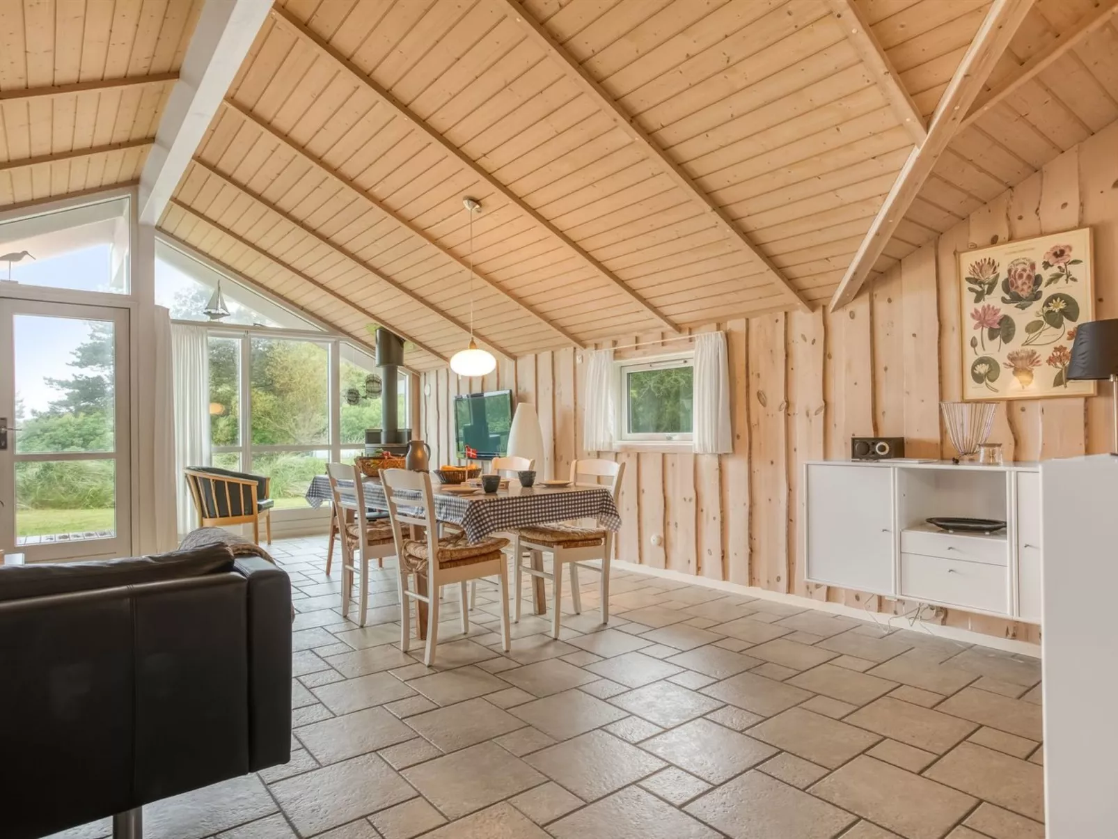 "Leya" - 1.2km from the sea-Binnen