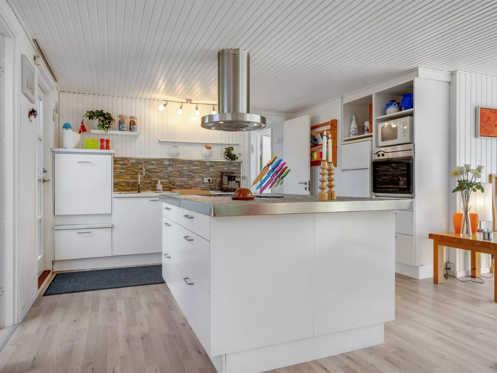 "Dorith" - 100m from the sea-Binnen