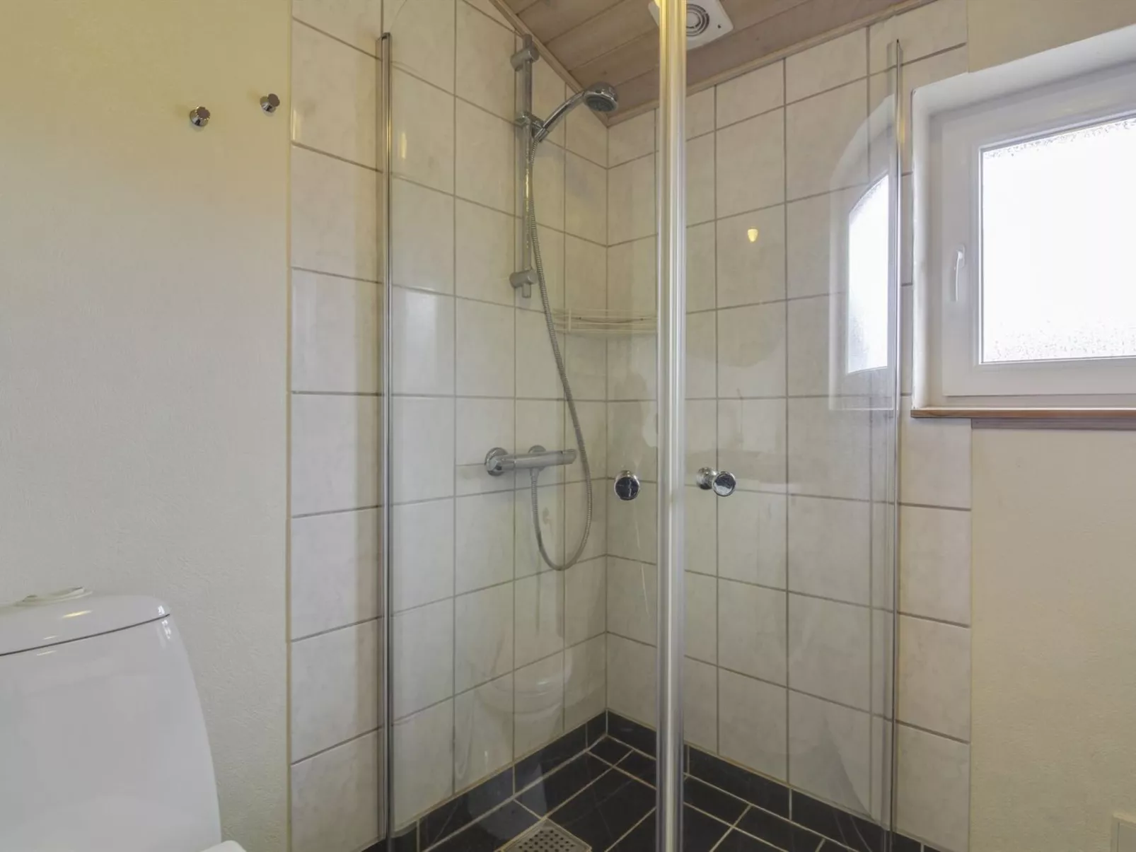 "Susan" - 600m from the sea-Binnen