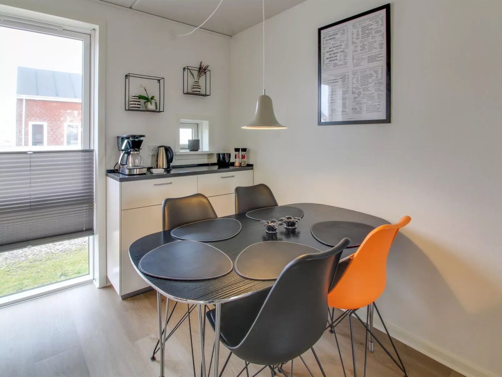 "Adils" - 2.5km from the sea - Binnen