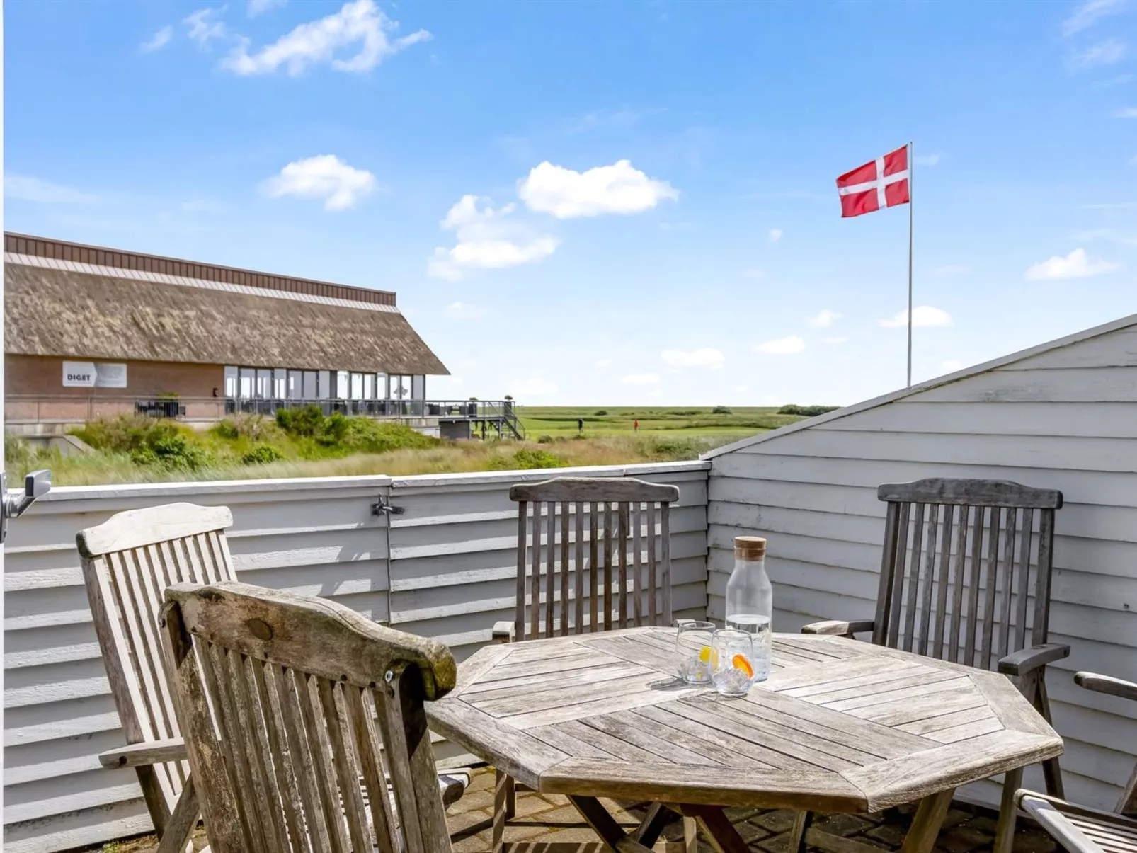 "Nils" - 2.3km from the sea - Buiten