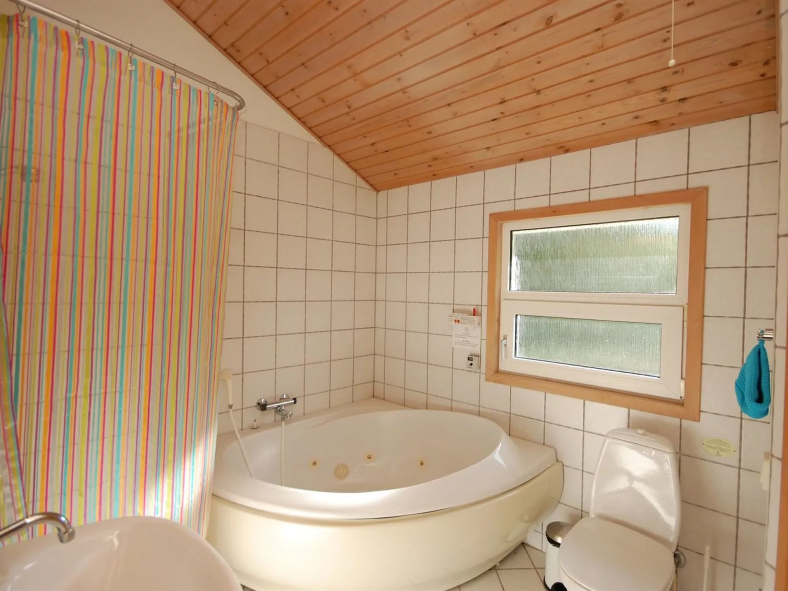 "Jaakob" - 4km from the sea-Binnen