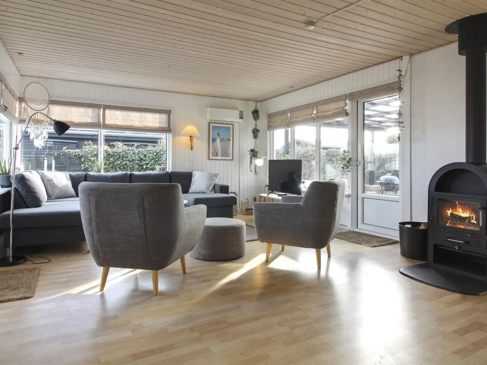 "Jespar" - 300m from the sea-Binnen