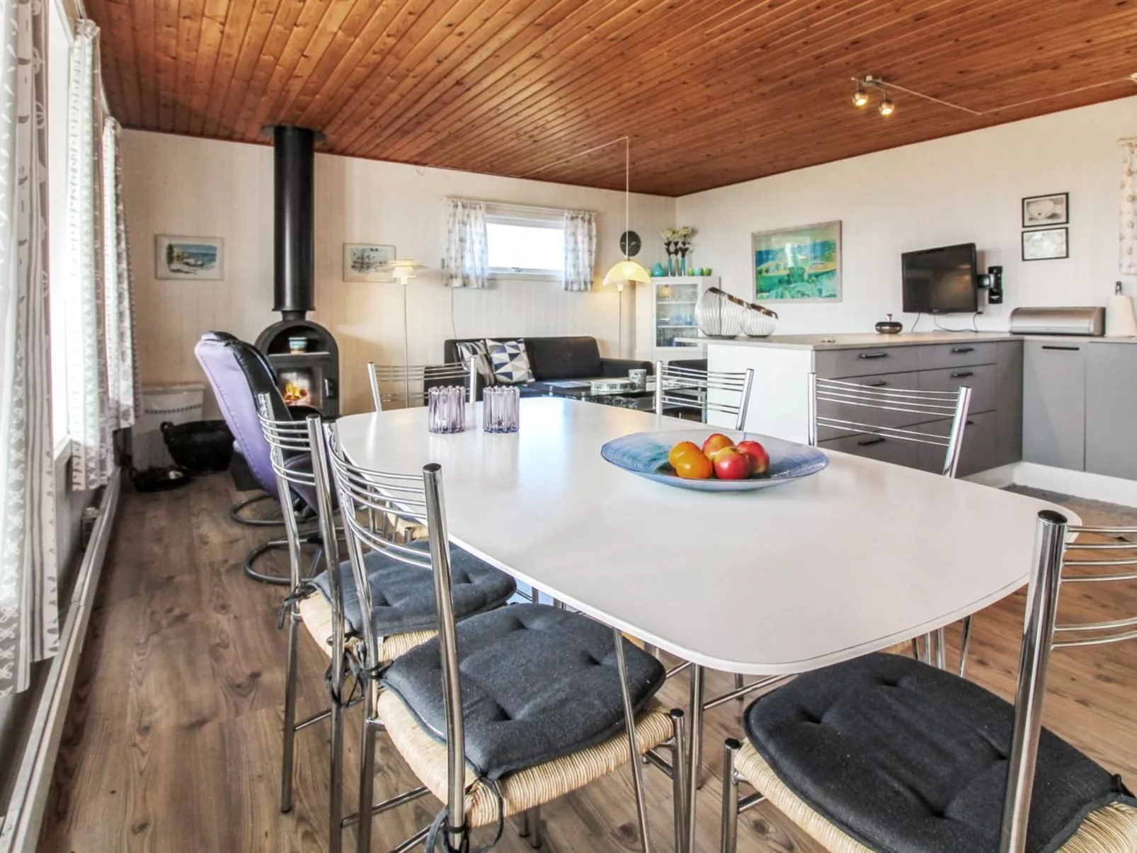 "Bondi" - 150m from the sea-Binnen