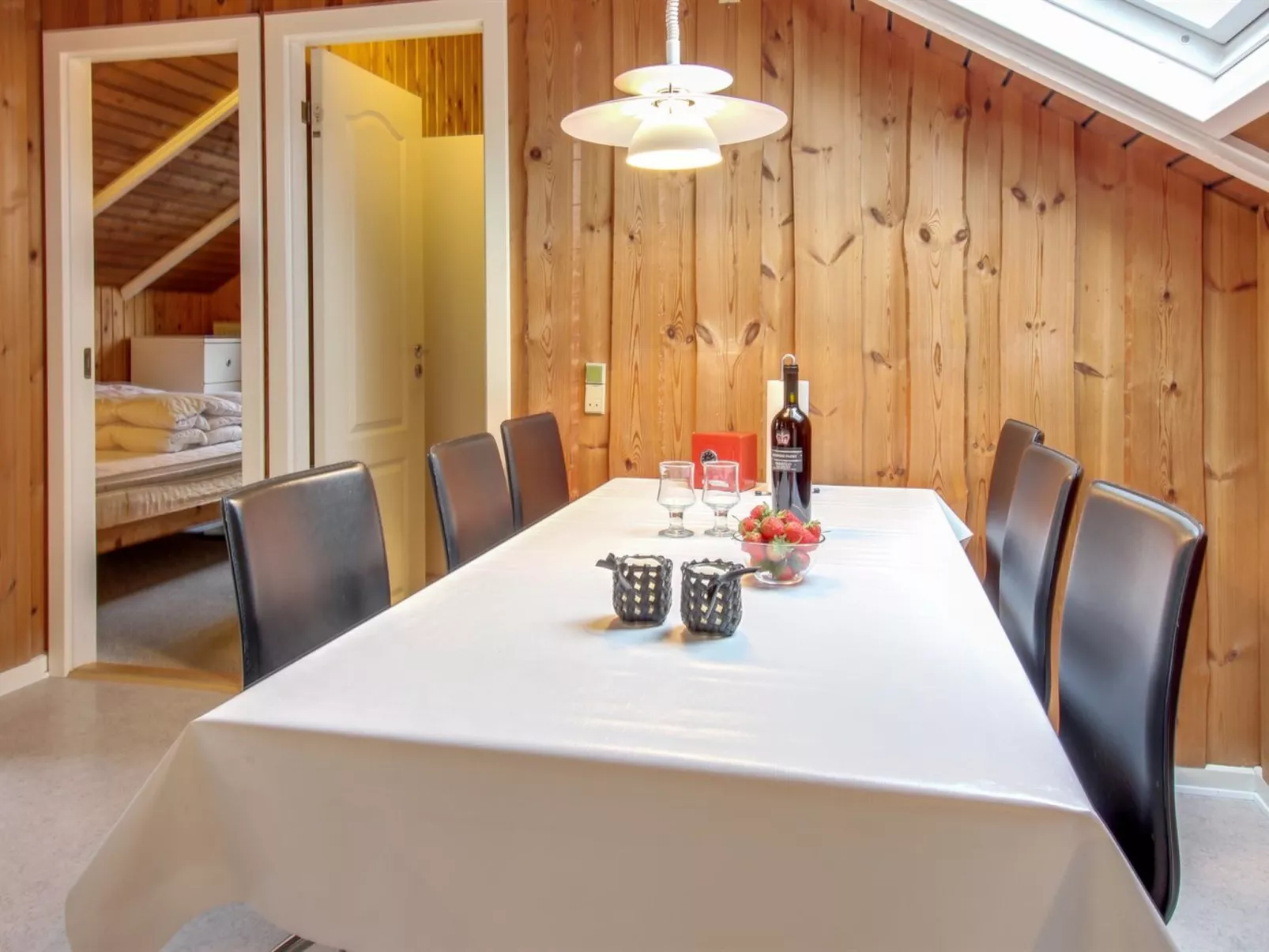 "Sebiorn" - 300m to the fjord-Binnen