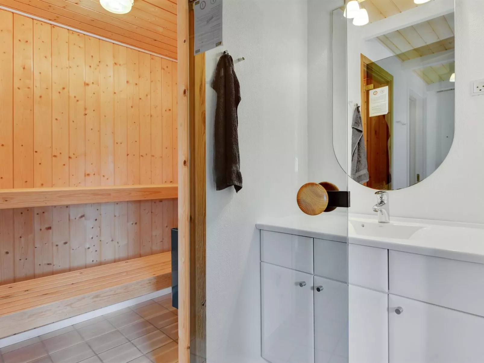 "Deline" - 250m from the sea-Binnen