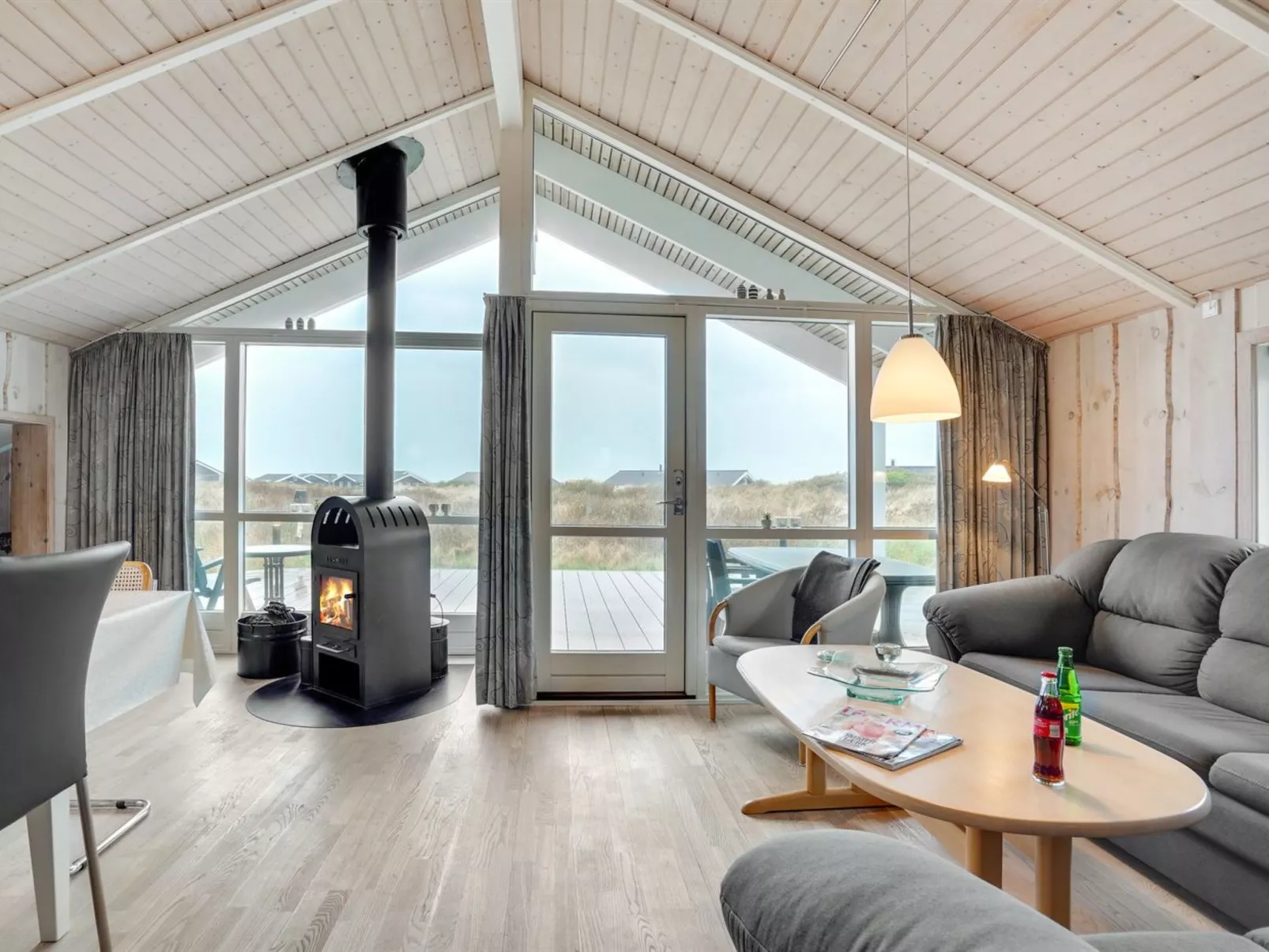 "Patrick" - 300m from the sea-Binnen