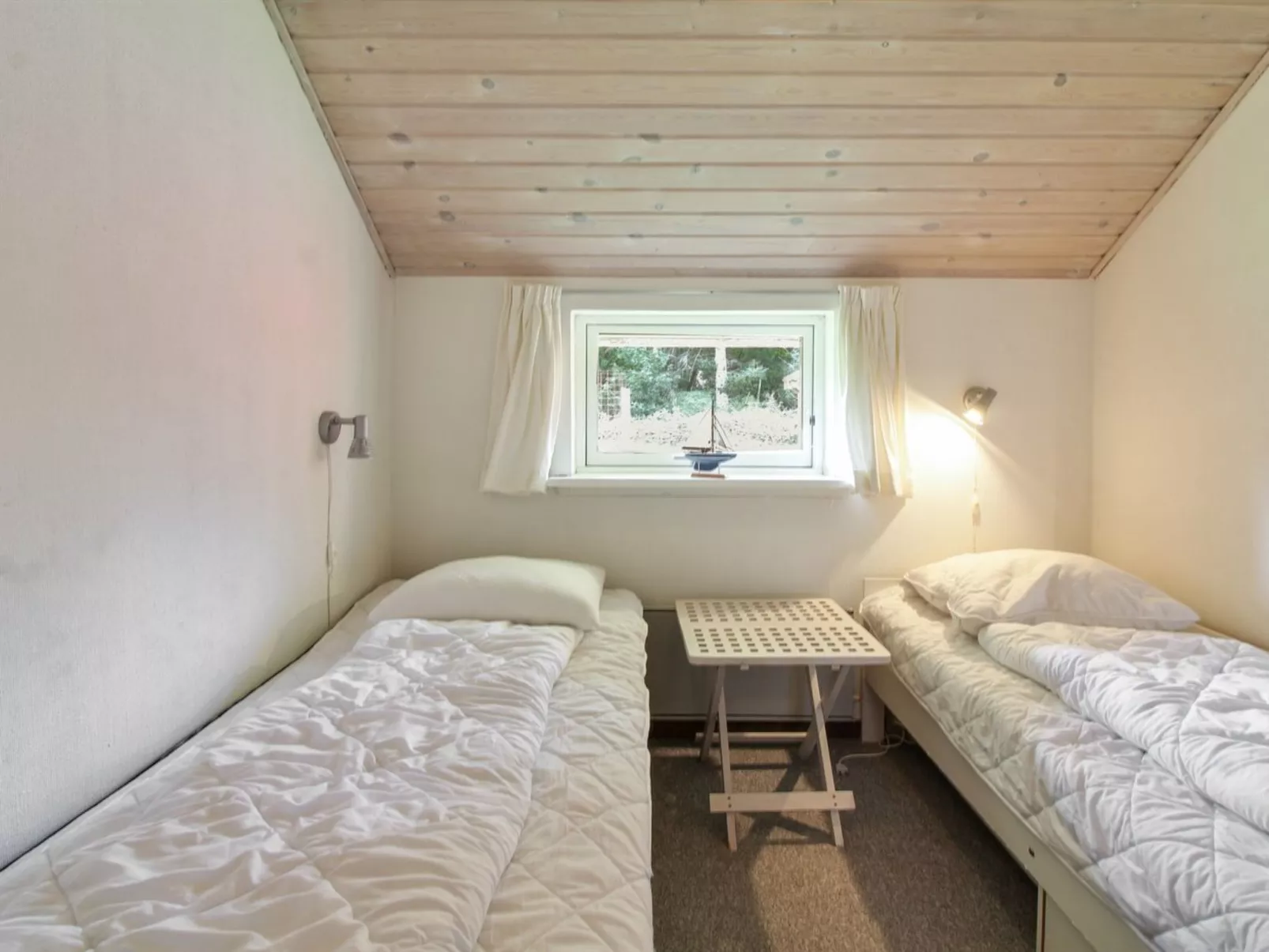 "Halli" - 700m from the sea-Binnen