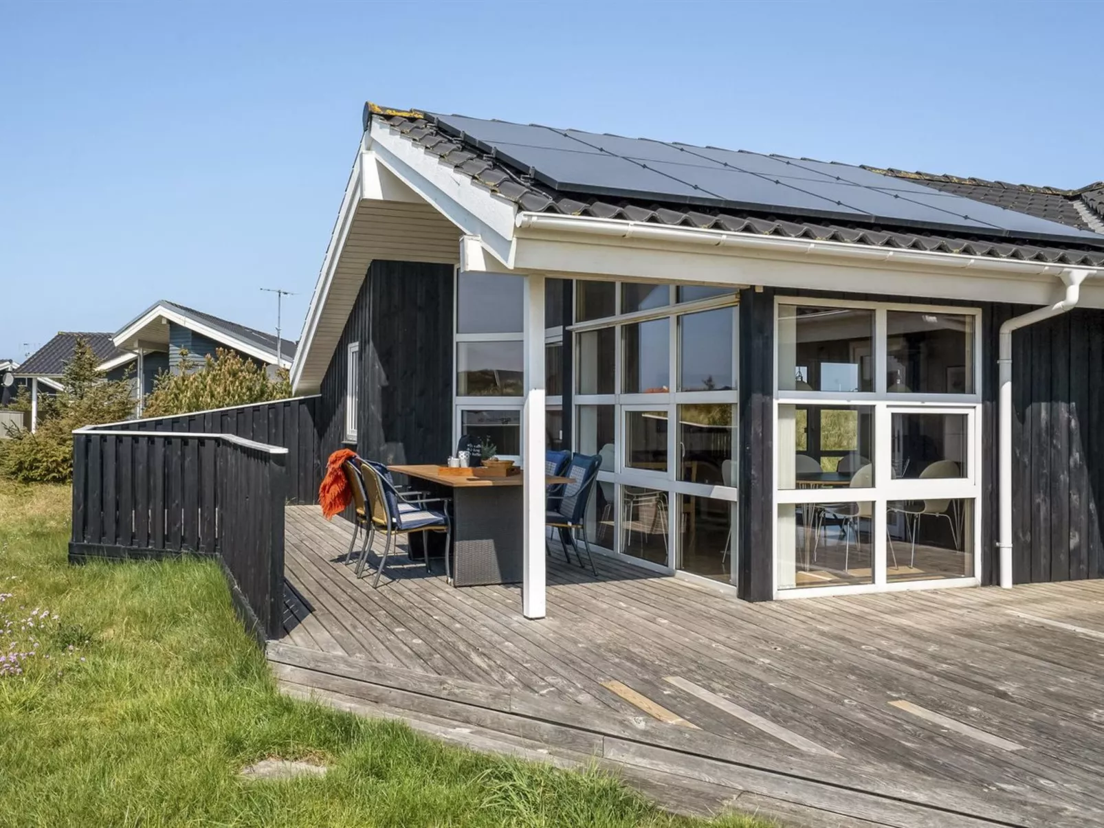 "Emppu" - 400m from the sea-Buiten